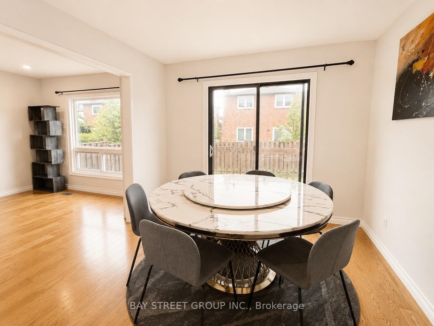 82 Radwell Crescent photo 9