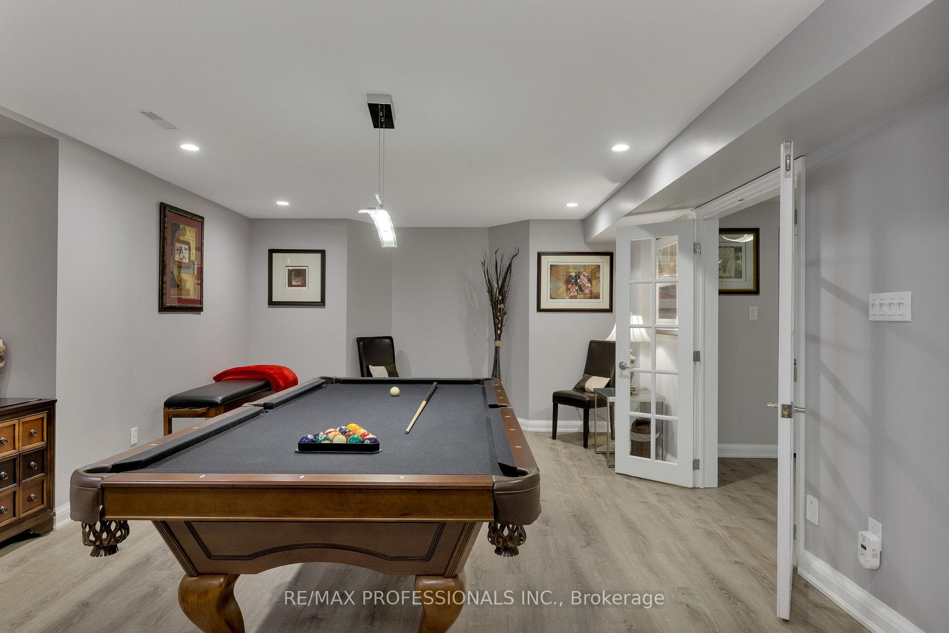 106 Rathburn Road photo 43