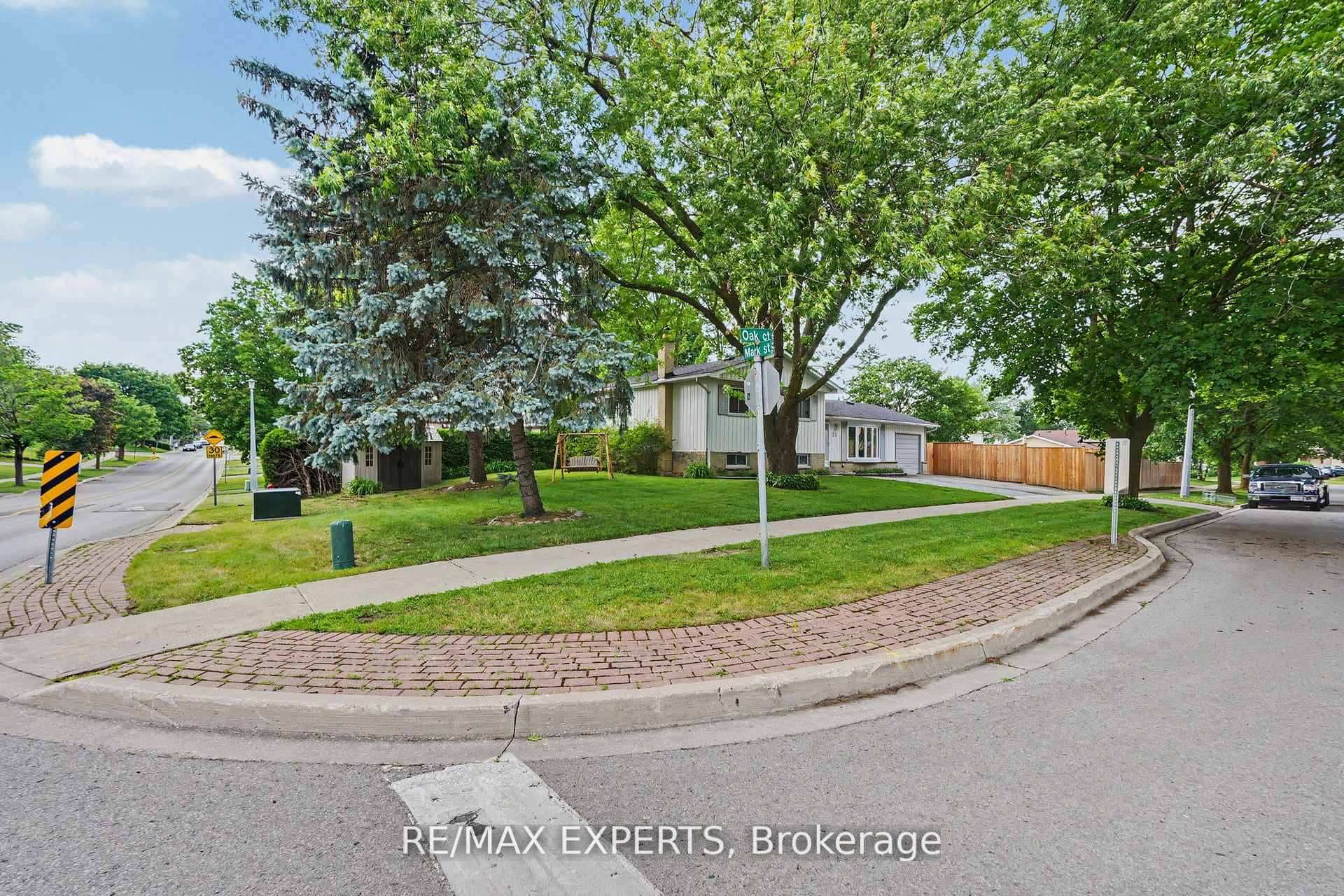 32 Oak Court photo 4