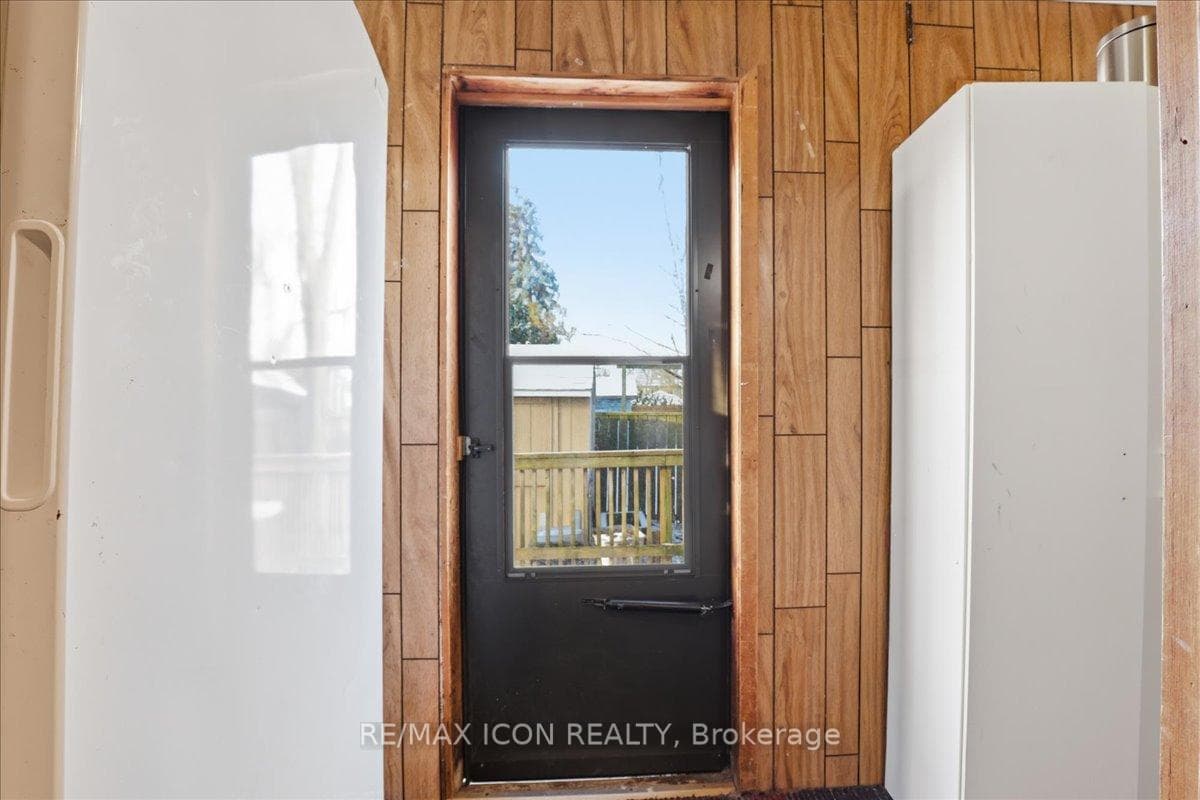 298 Queen Street photo 15