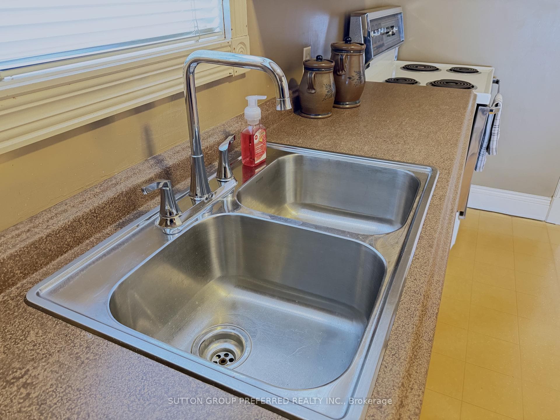 435 Chester Street photo 16