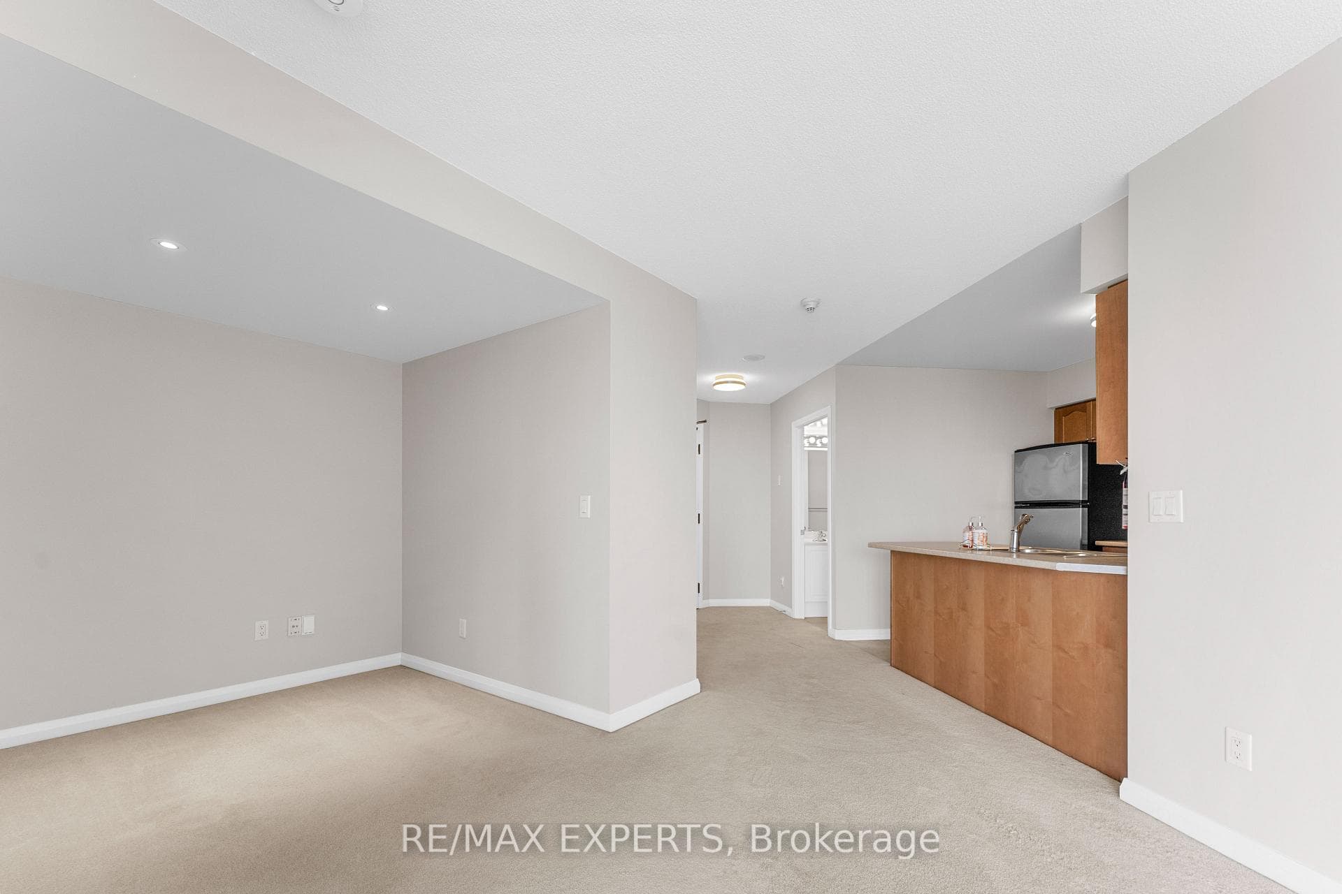 220 Forum Drive Unit 1101 photo 8