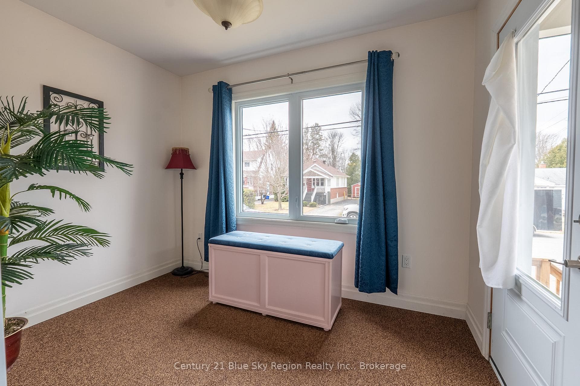54 Whitney Avenue photo 38