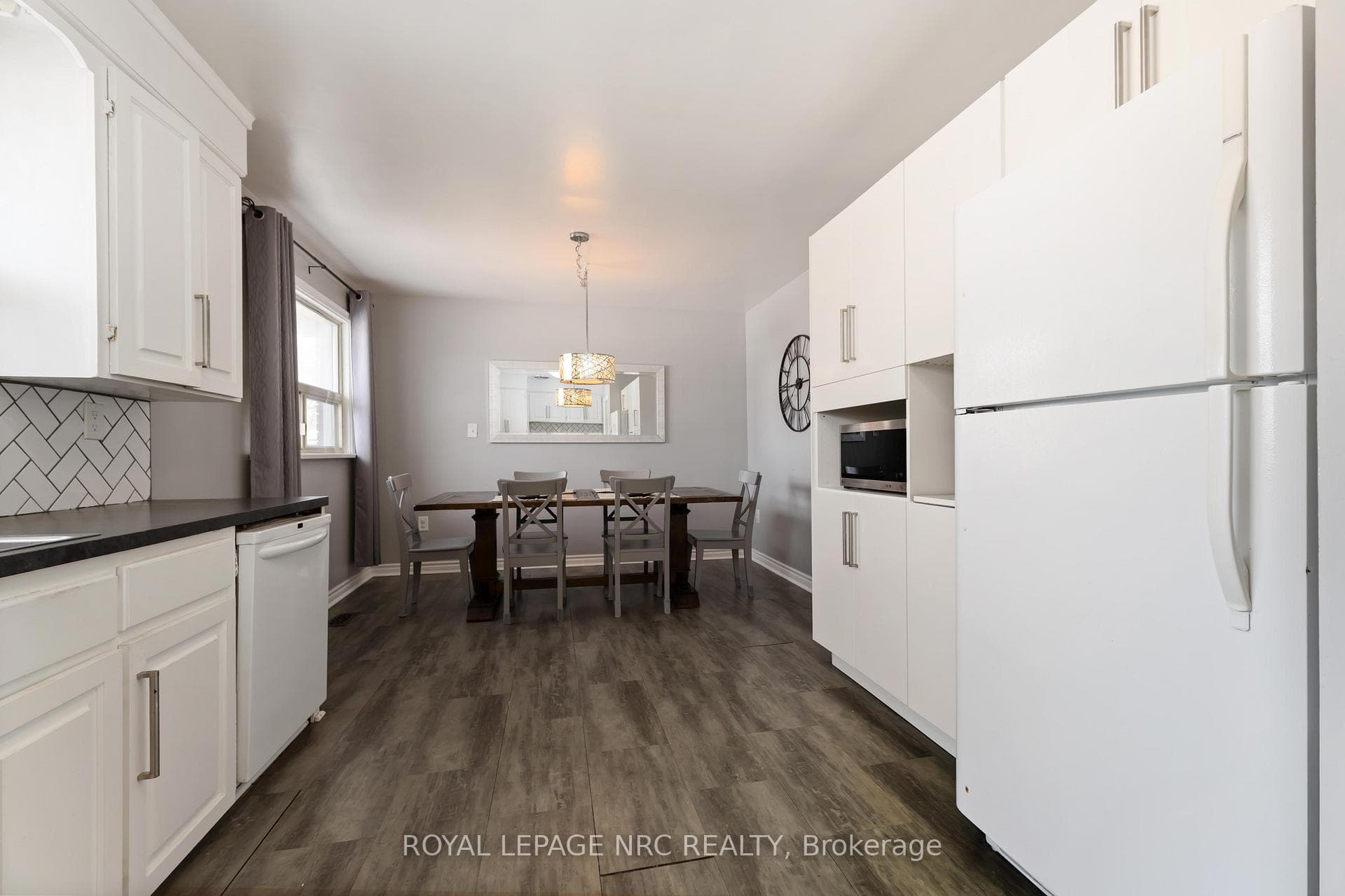 27 Barron Street photo 13