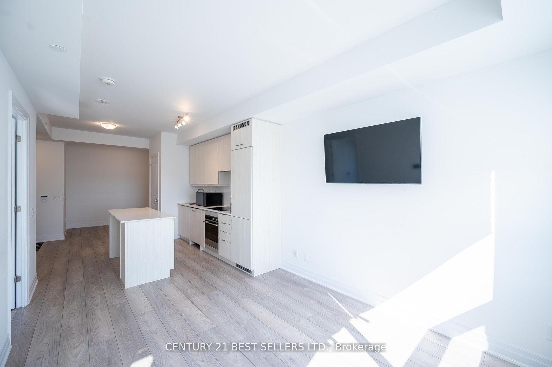 36 Elm Drive Unit 2406 photo 9