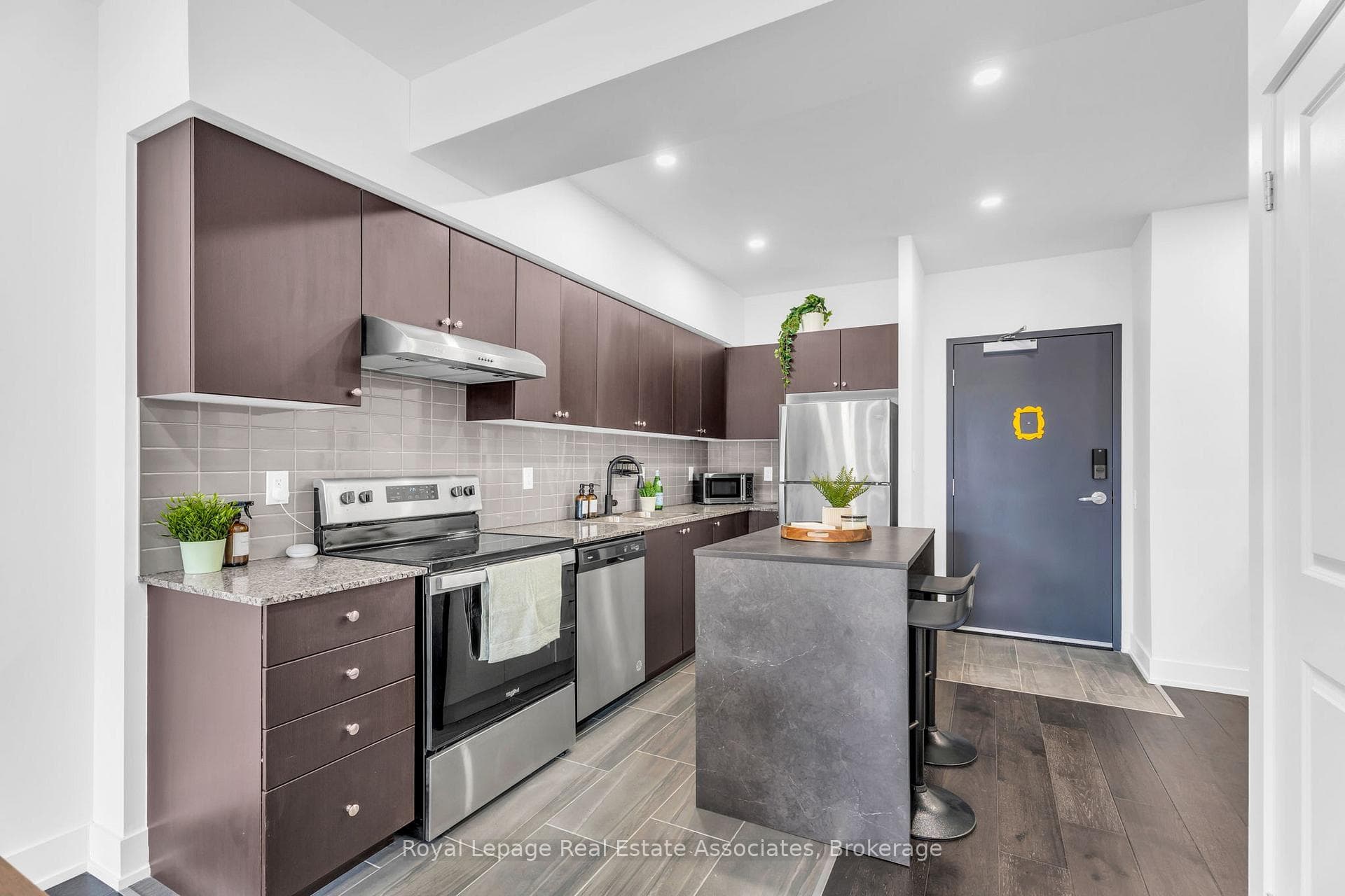 310 Broadway Avenue Unit 106 photo 11