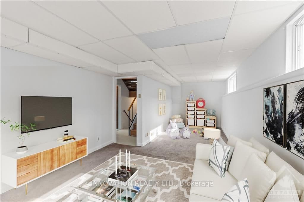 40 SOLVA Drive photo 28