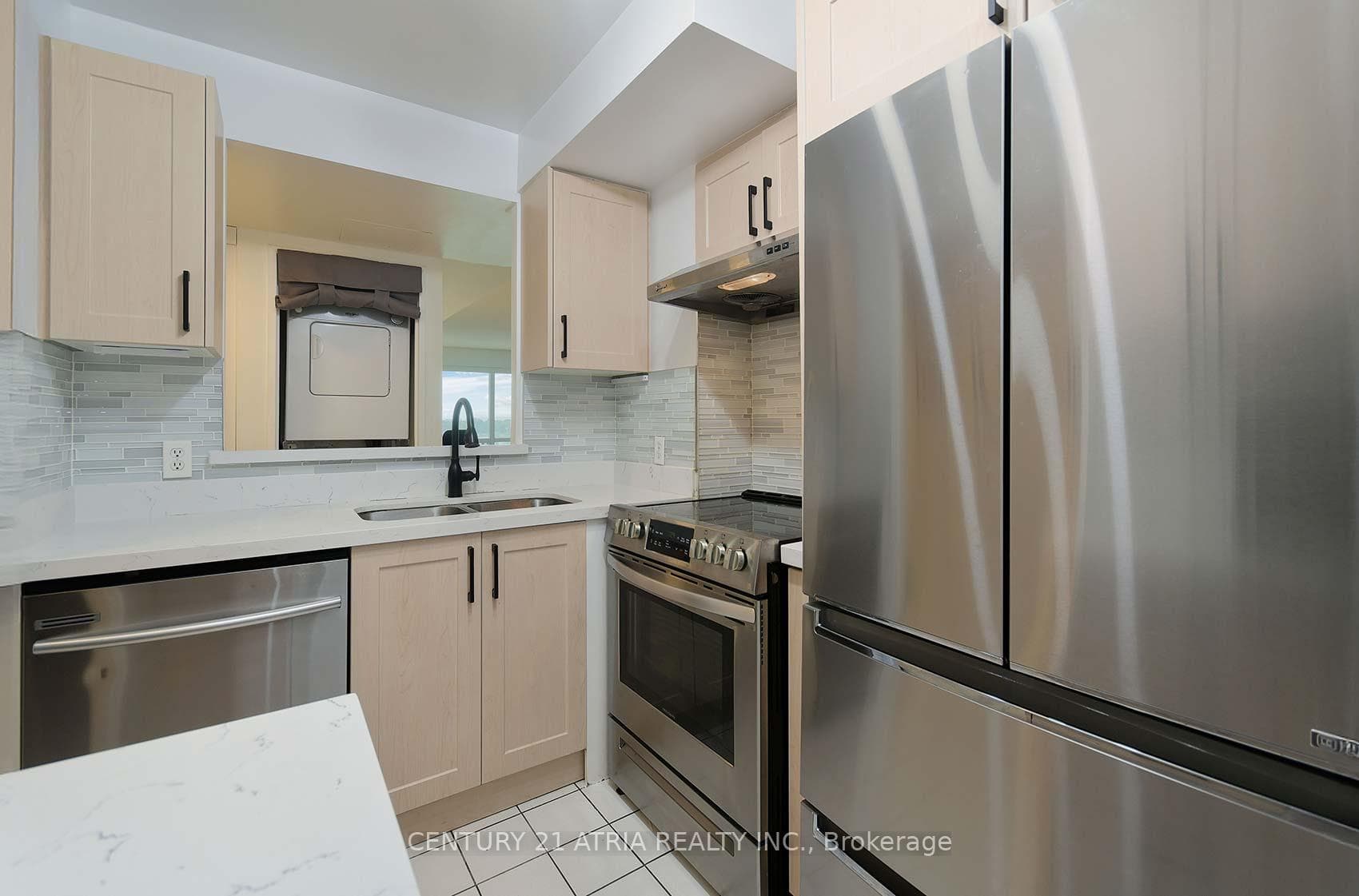 8 Lee Centre Drive Unit 710 photo 12