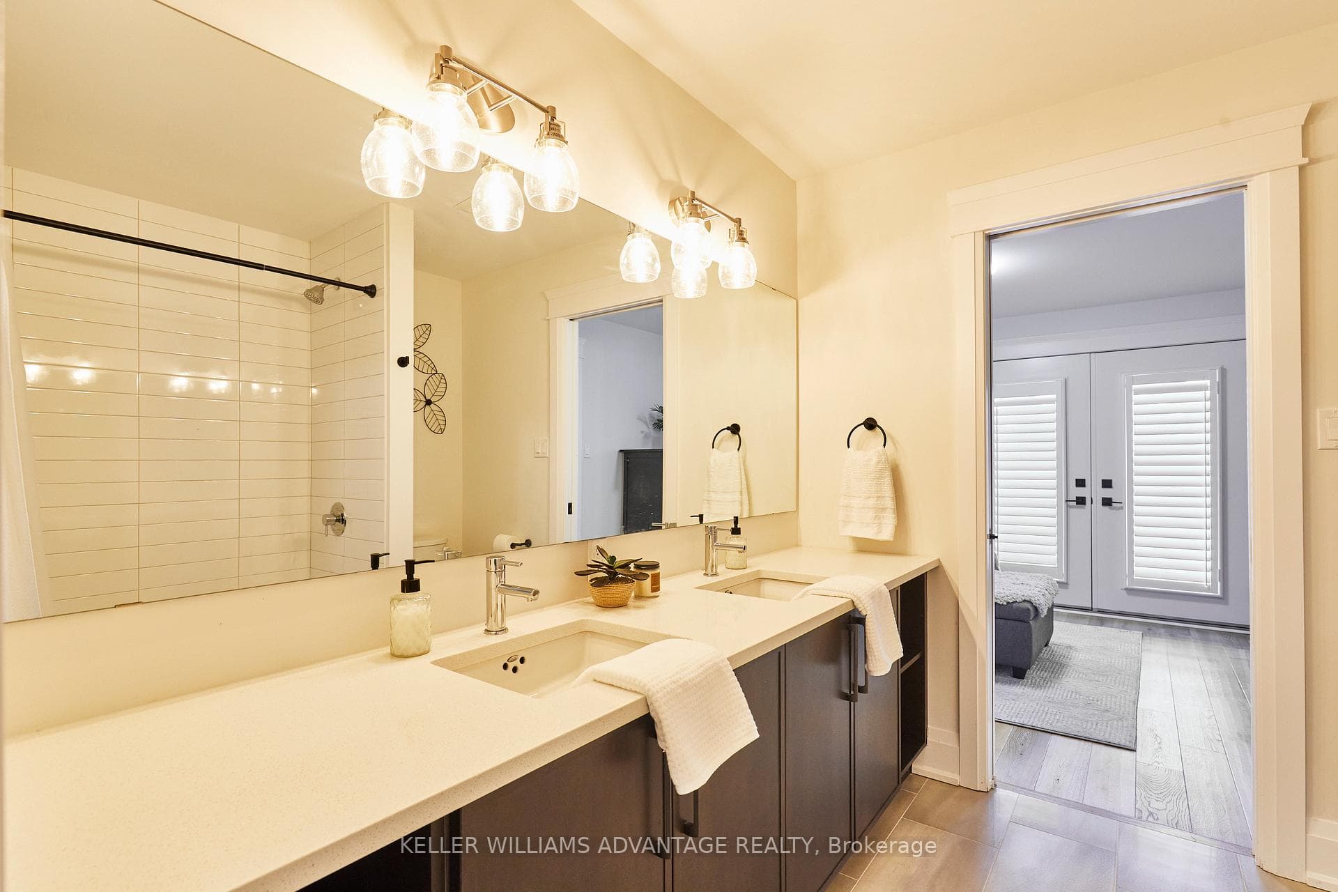 517 Clayton Avenue photo 39