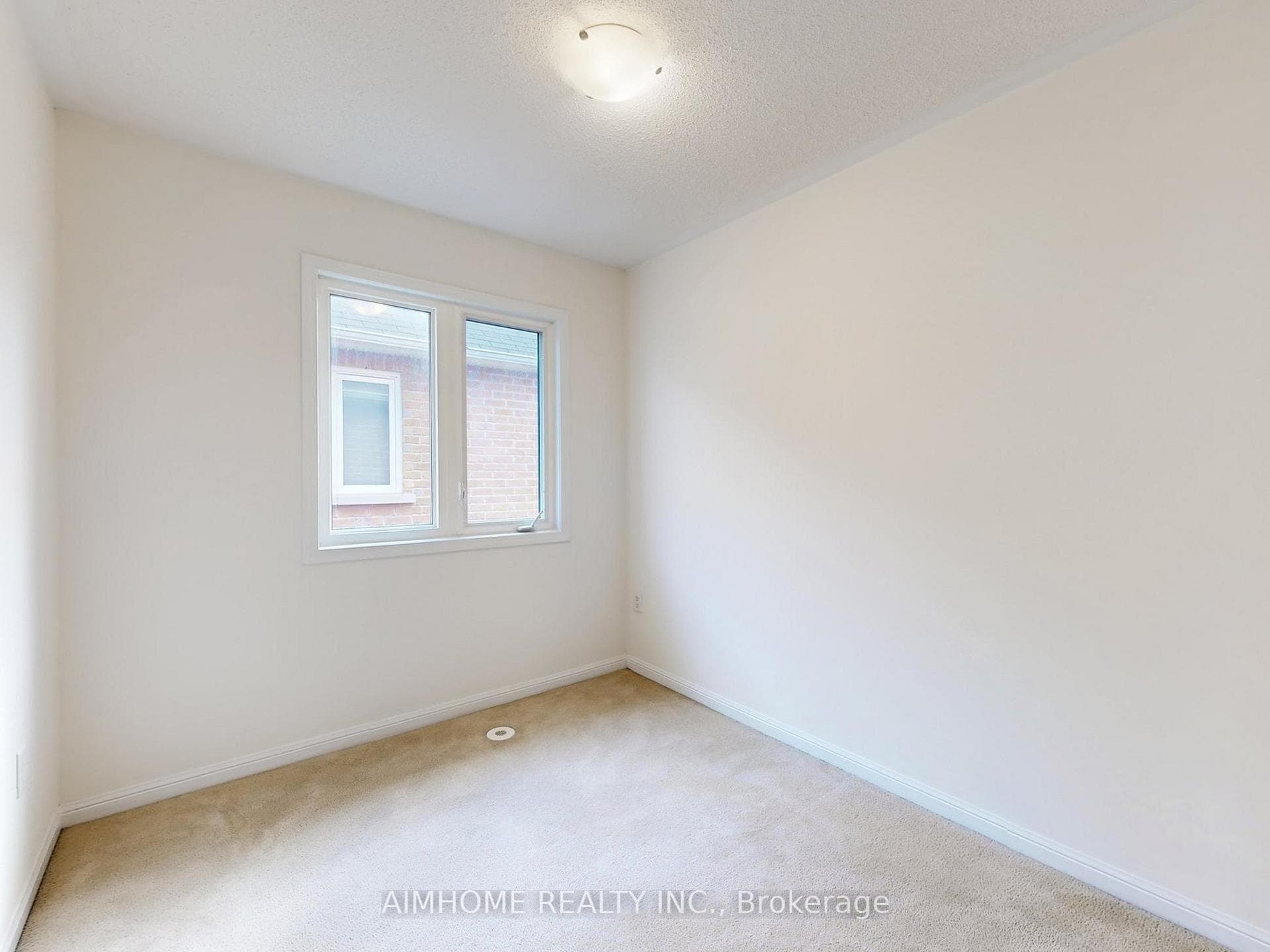 13 Yates Avenue photo 28