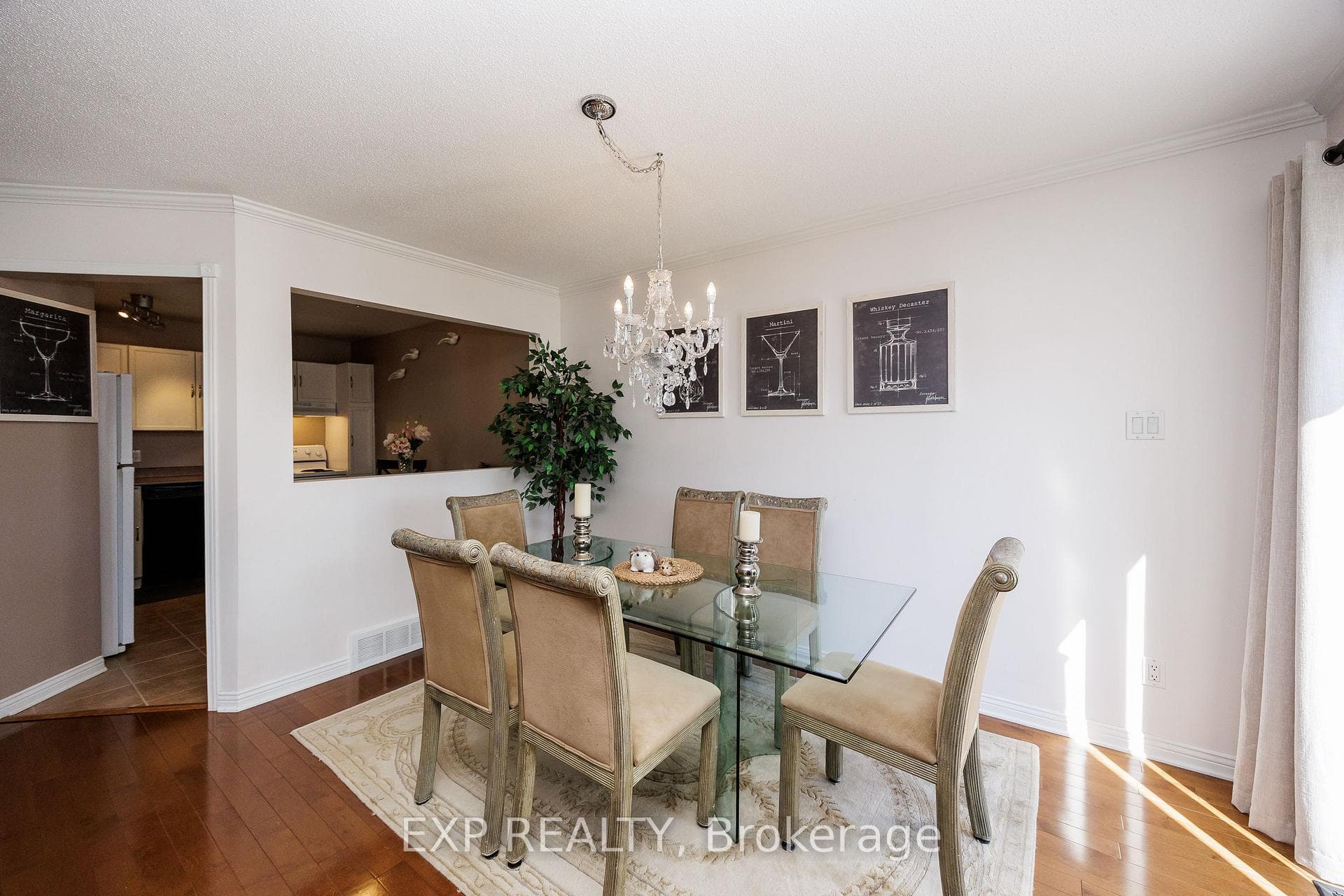 90 Pickwick Drive photo 7