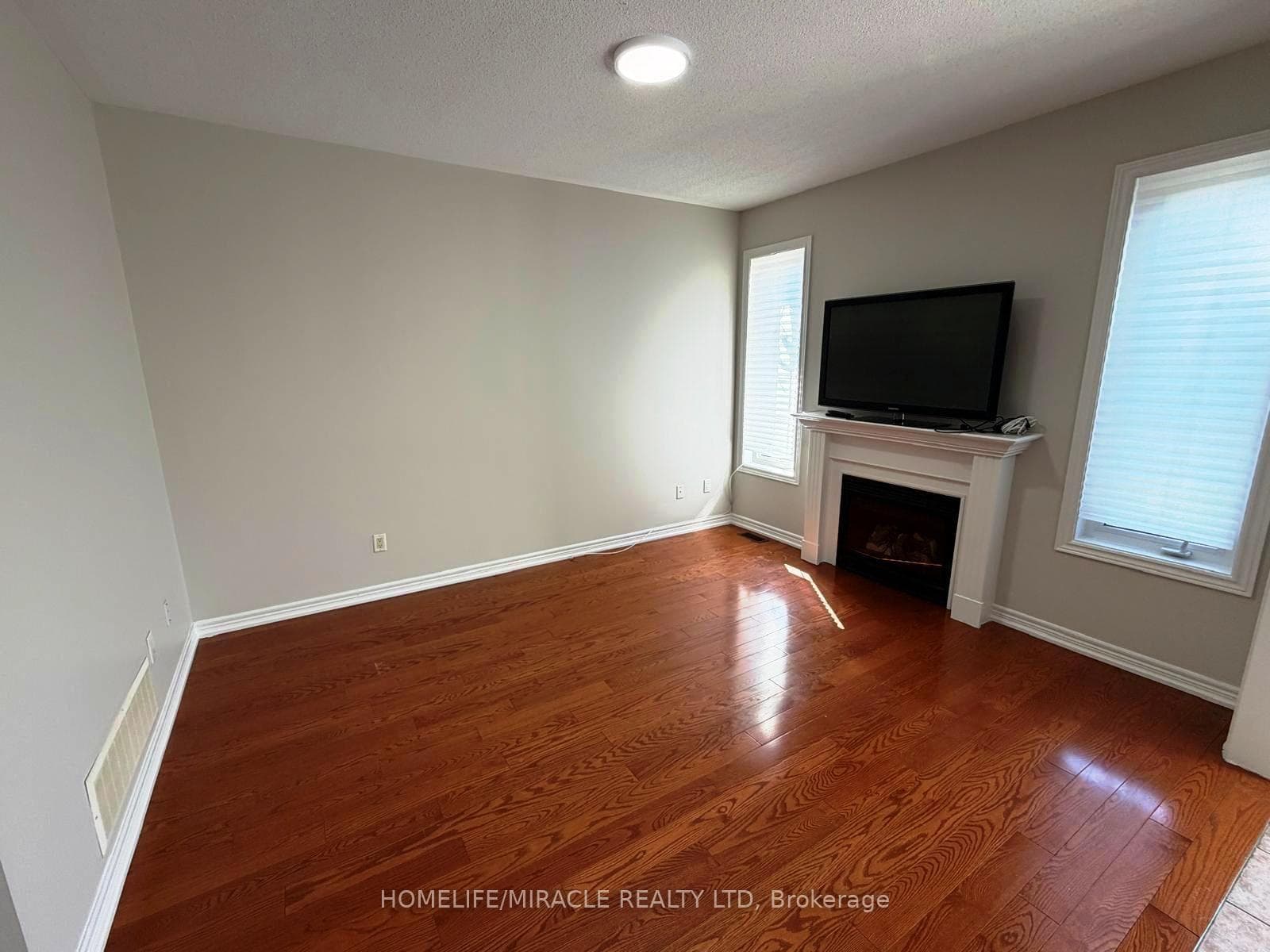 26 Fishing Crescent photo 8