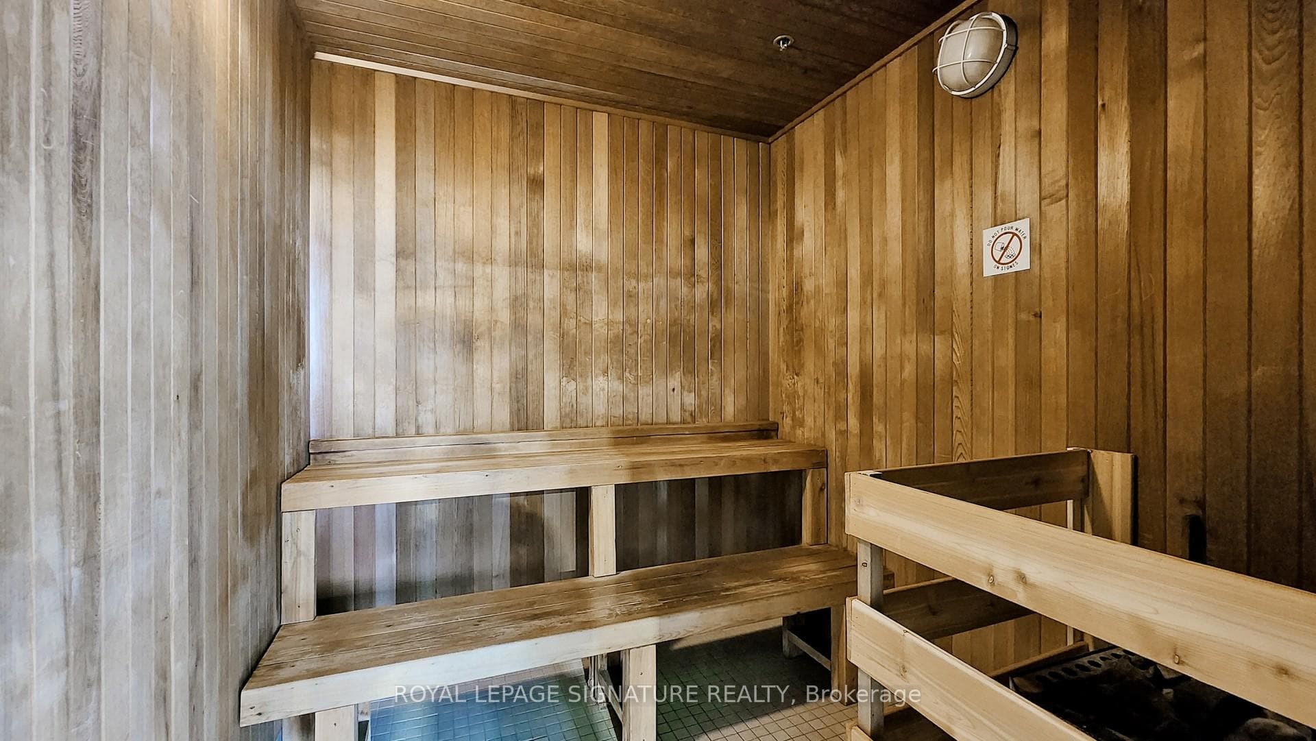 Dry Sauna To Enjoy & Relax