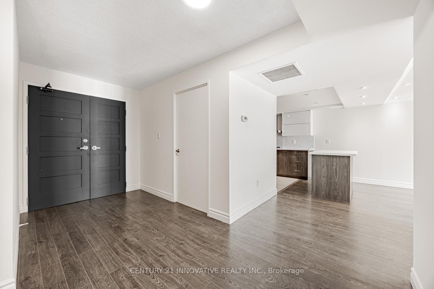 188 Spadina Avenue Unit 904 photo 5