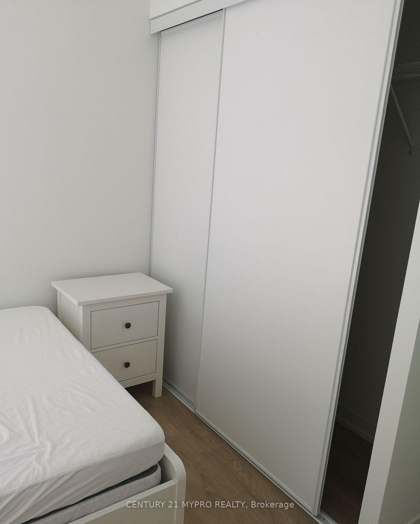 82 Dalhousie Street Unit 1703 photo 4