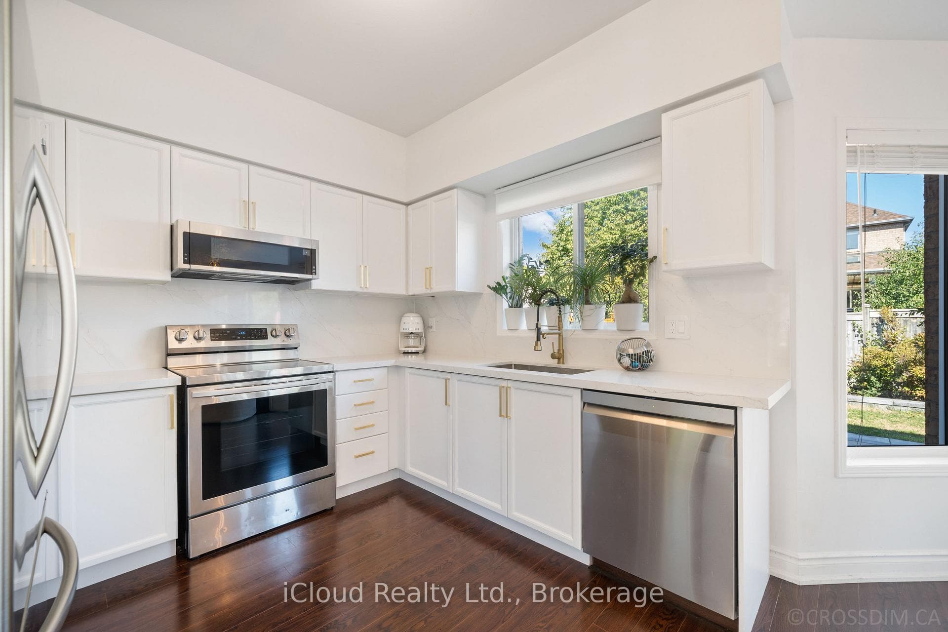 60 Tuscana Boulevard photo 11