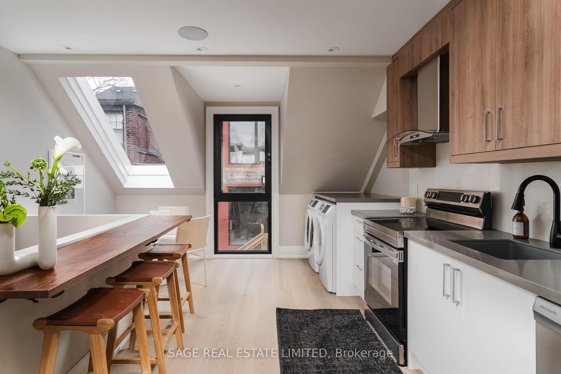 349 Manning Avenue photo 35
