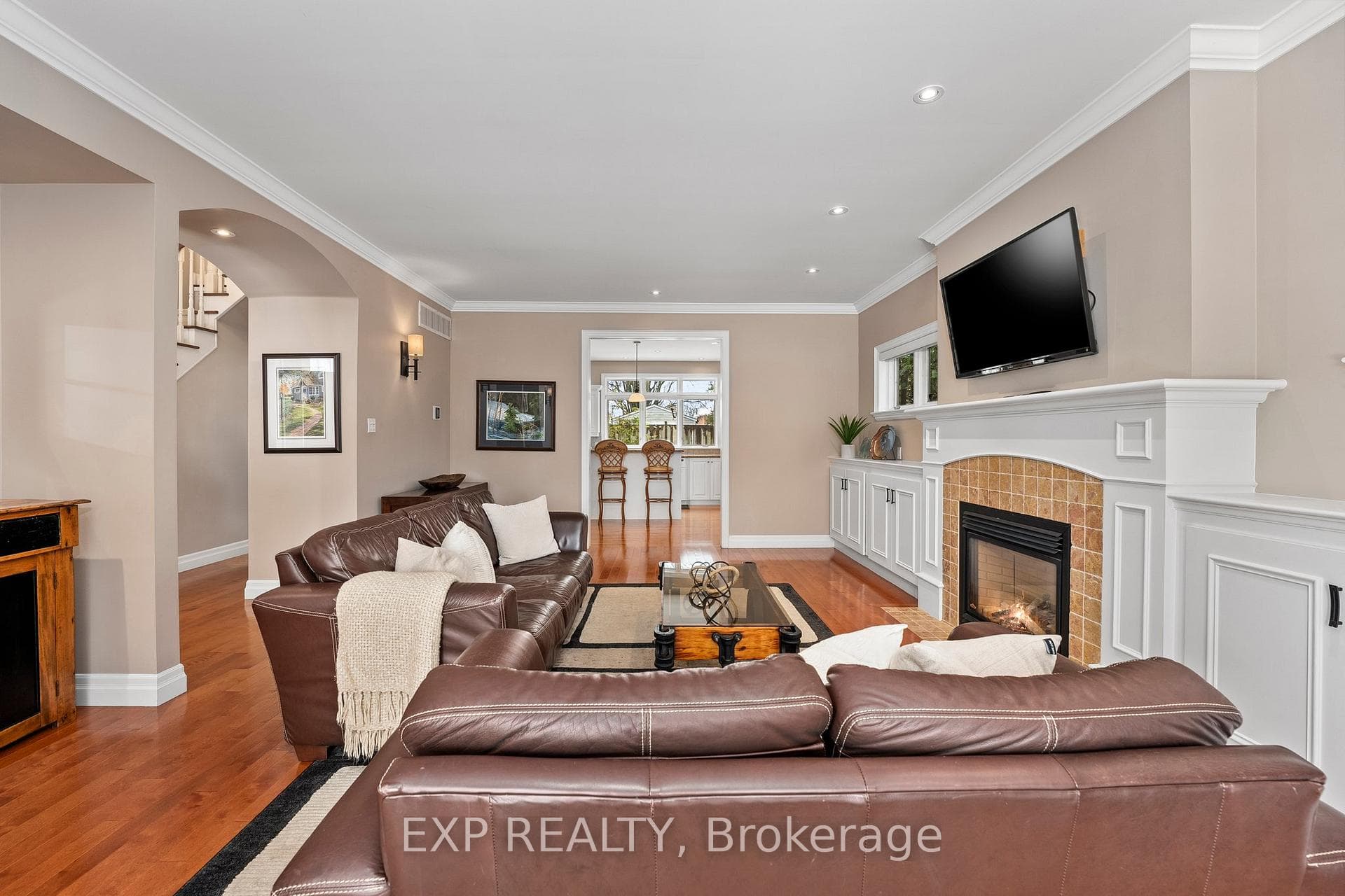10 Glenn Gould Crescent photo 7