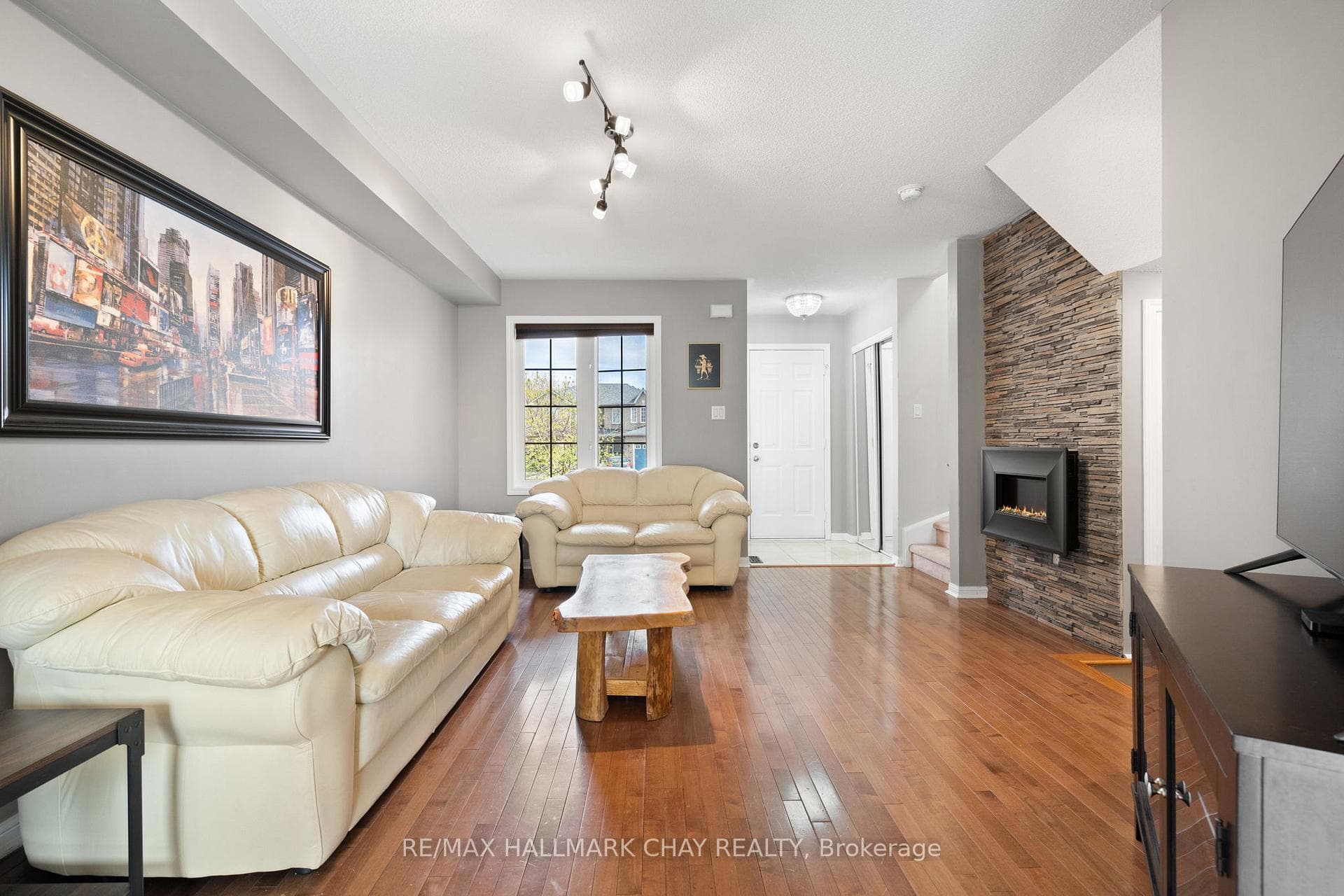 142 Sproule Drive photo 5