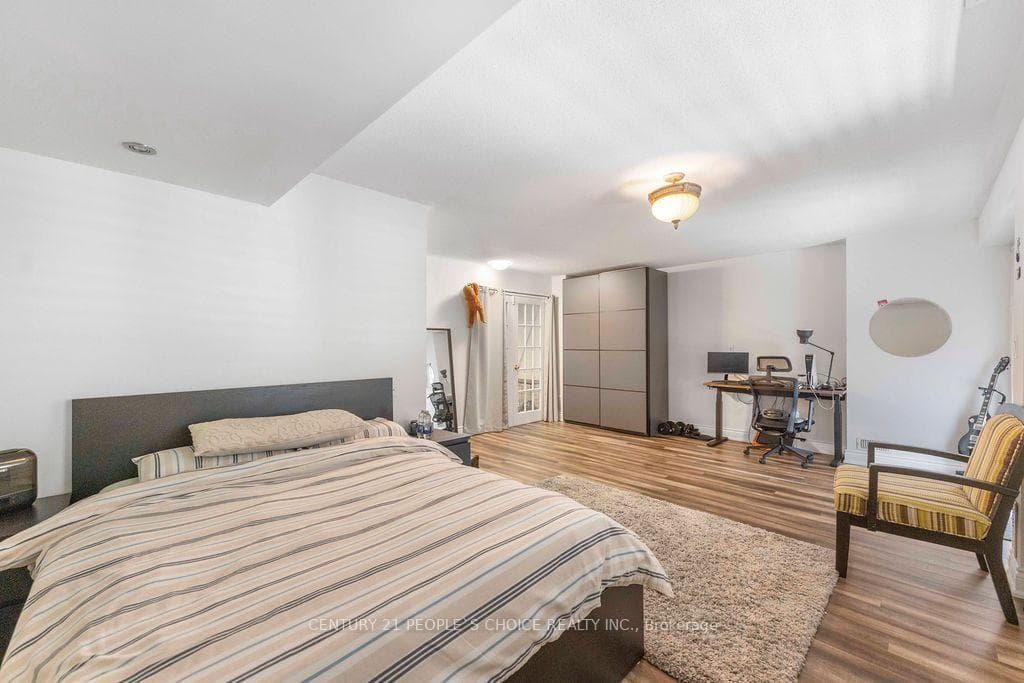 230 Paisley Boulevard Unit 40 photo 12