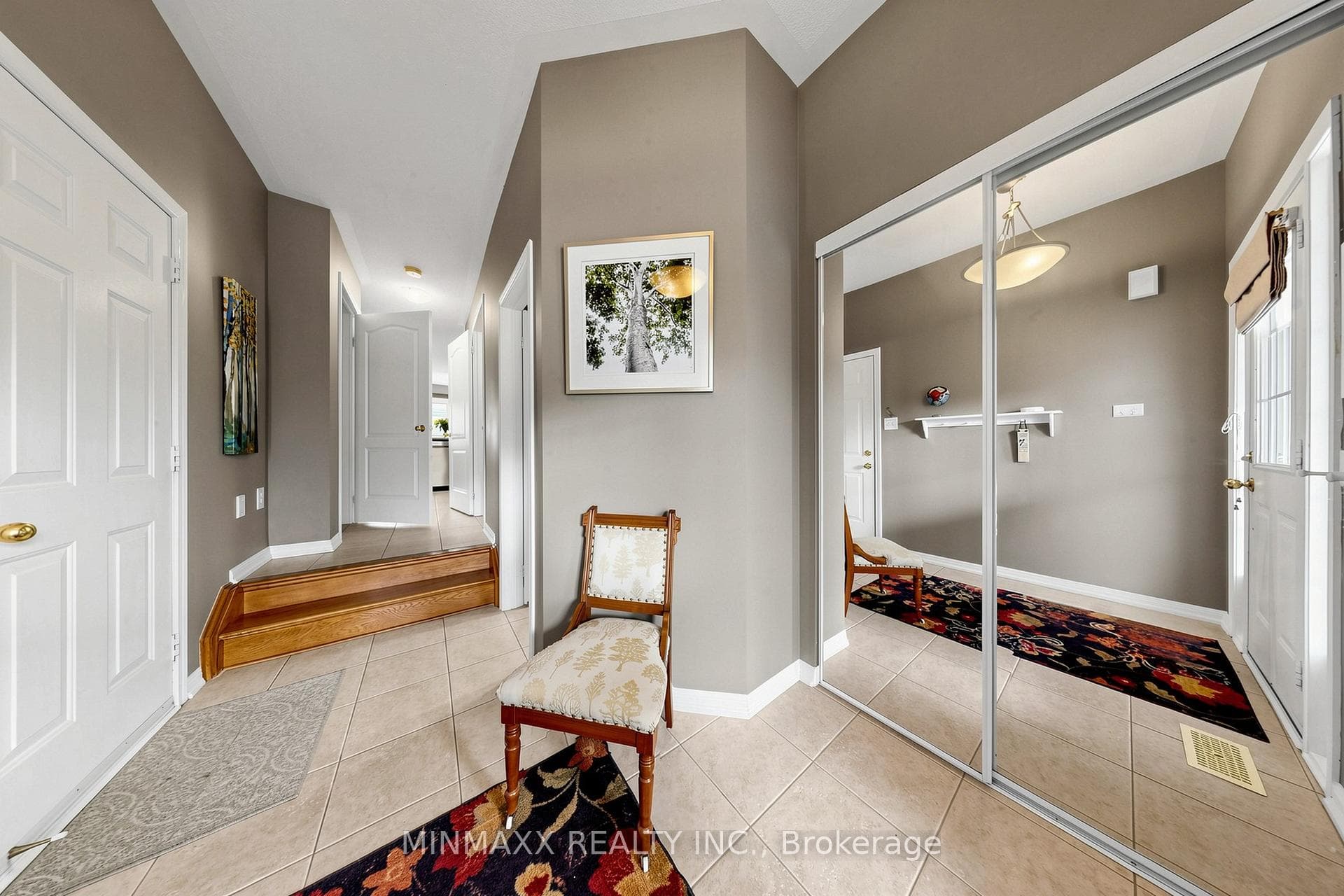 1164 CHAPMAN Crescent photo 14
