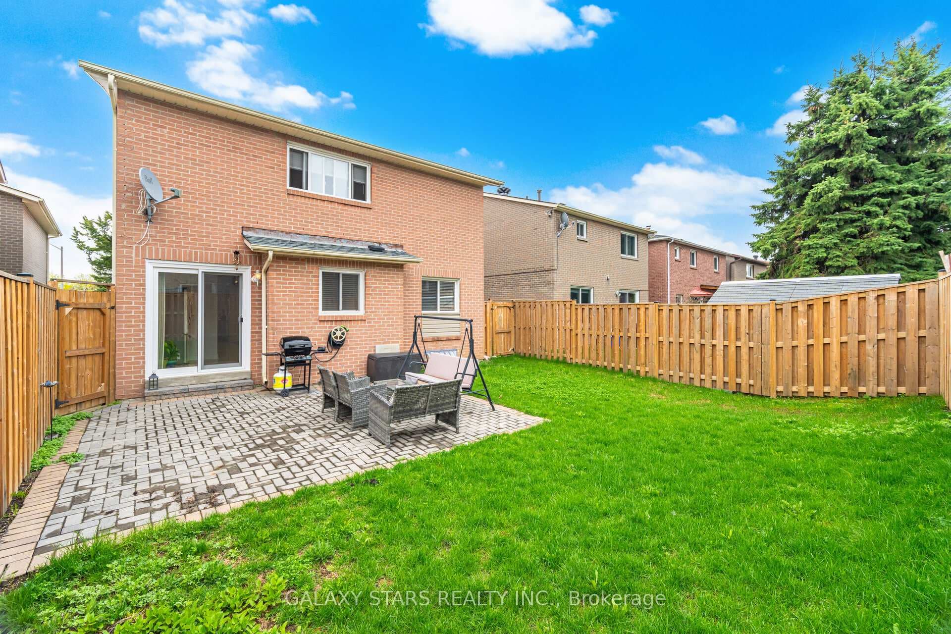 19 Ingleton Boulevard photo 49