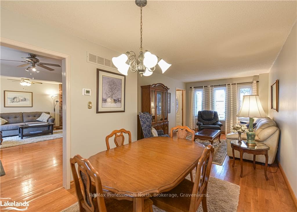 67 CARRUTHERS Crescent photo 8