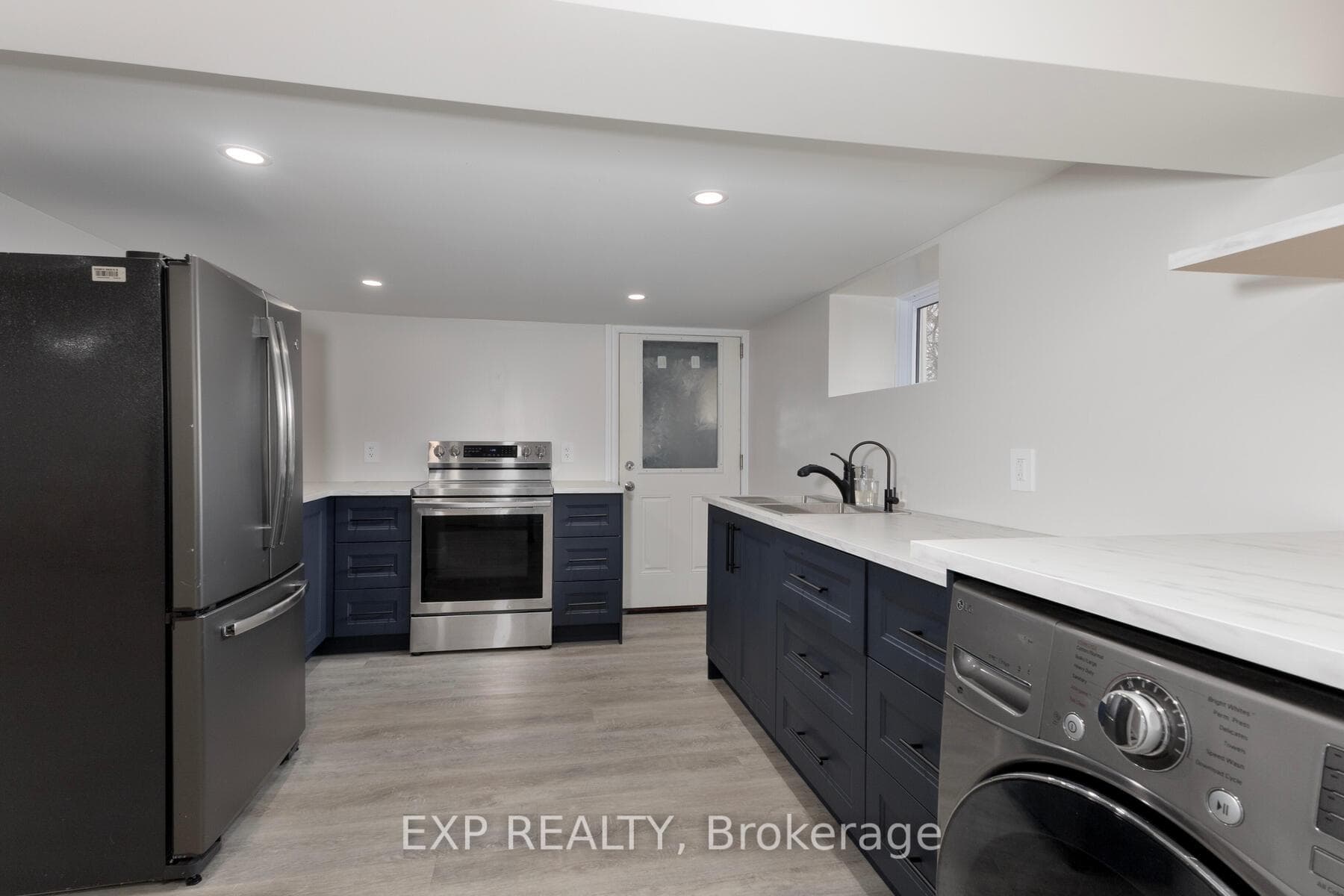 1038 Dearness Drive photo 32