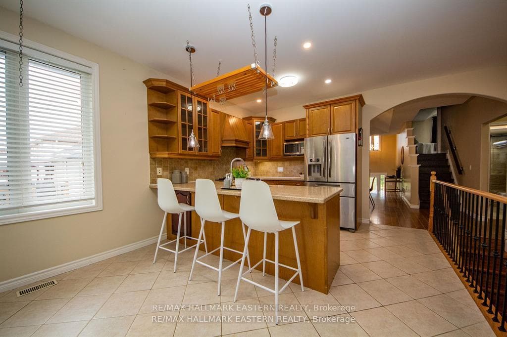 1568 Ireland Drive photo 5