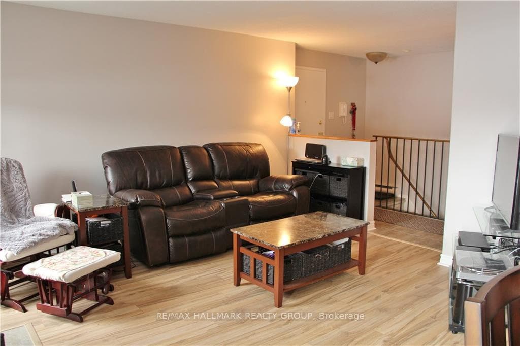 14 Sweetbriar Circle Unit 4 photo 4
