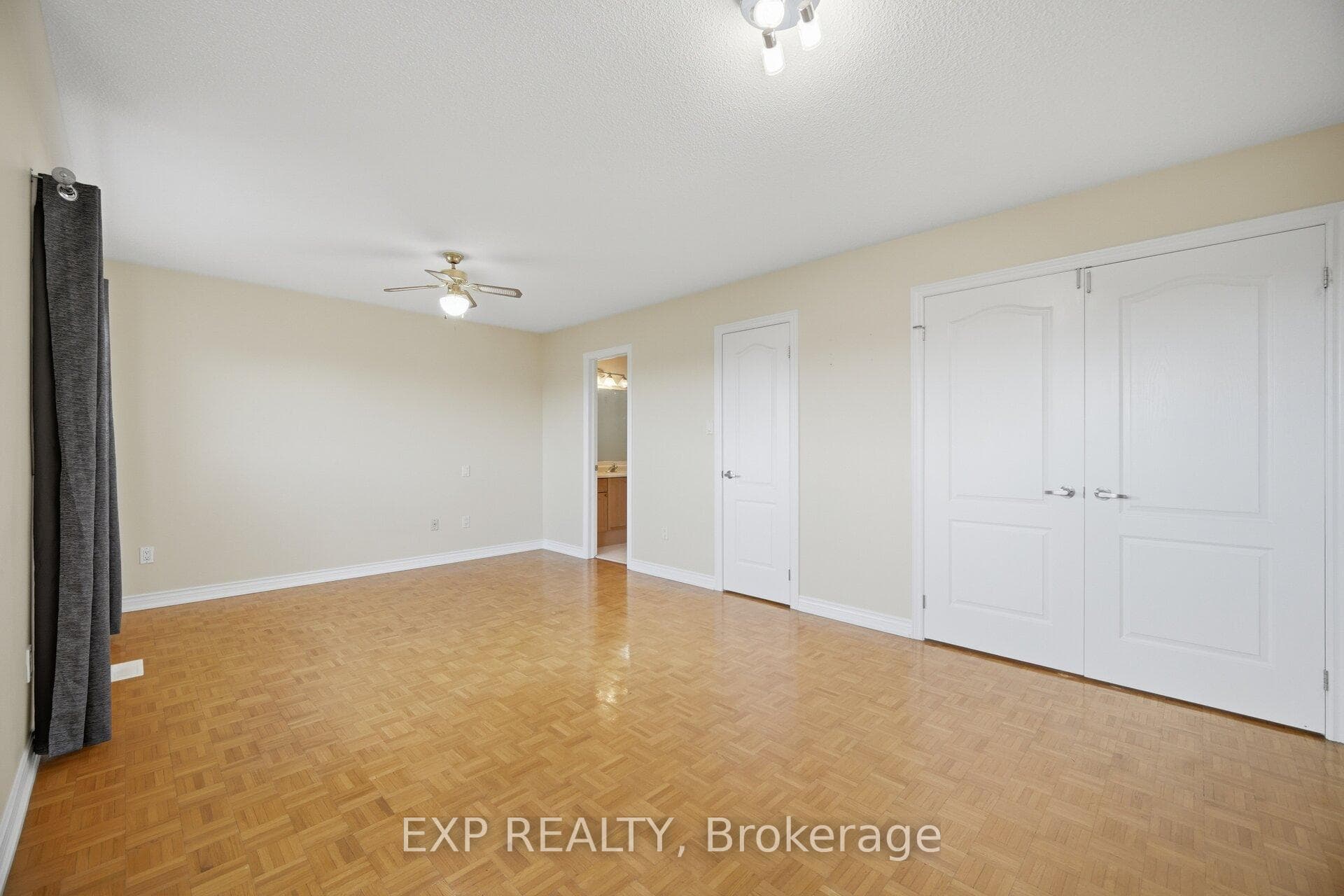 8912 Martin Grove Road photo 25