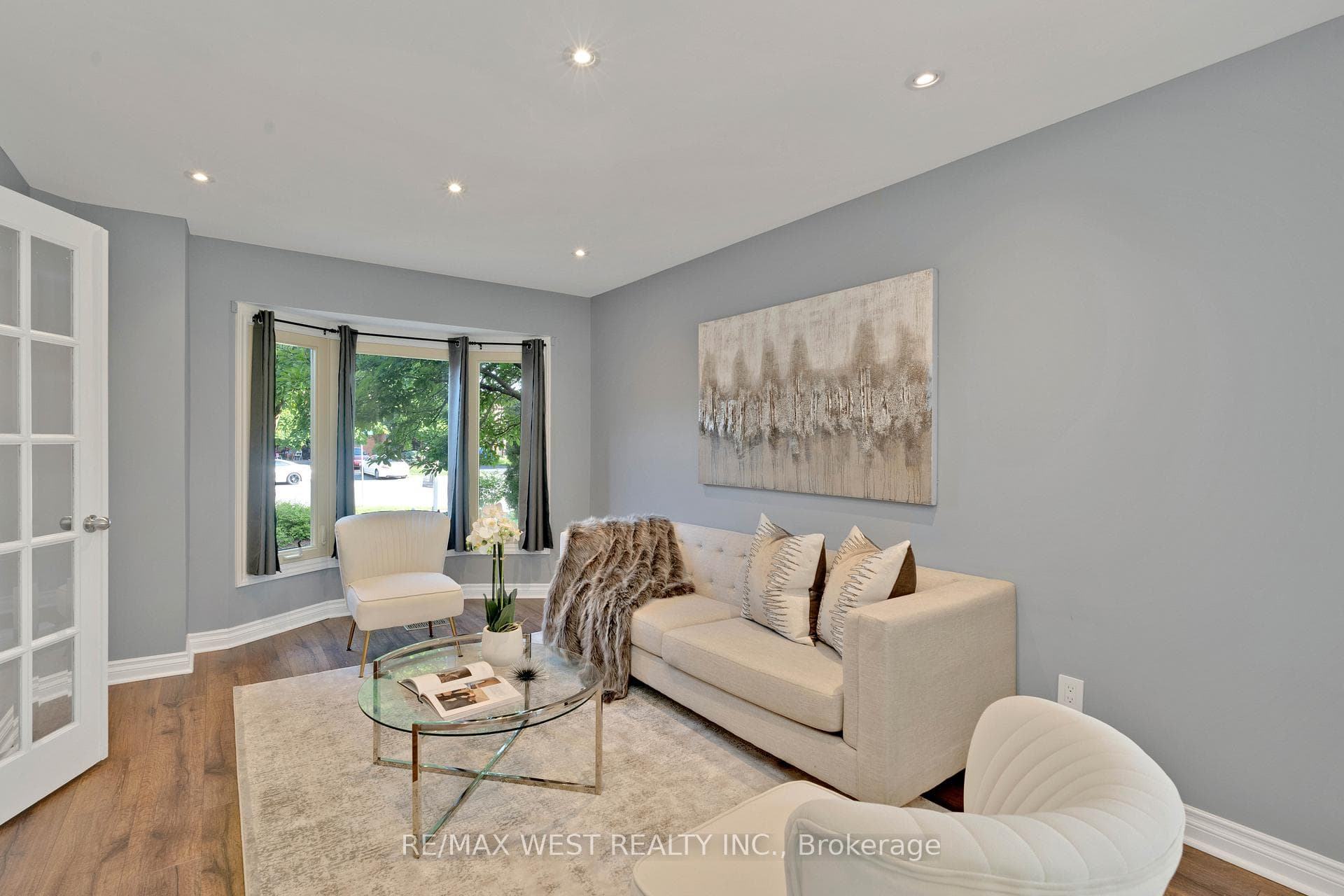 17 Cochrane Avenue photo 8