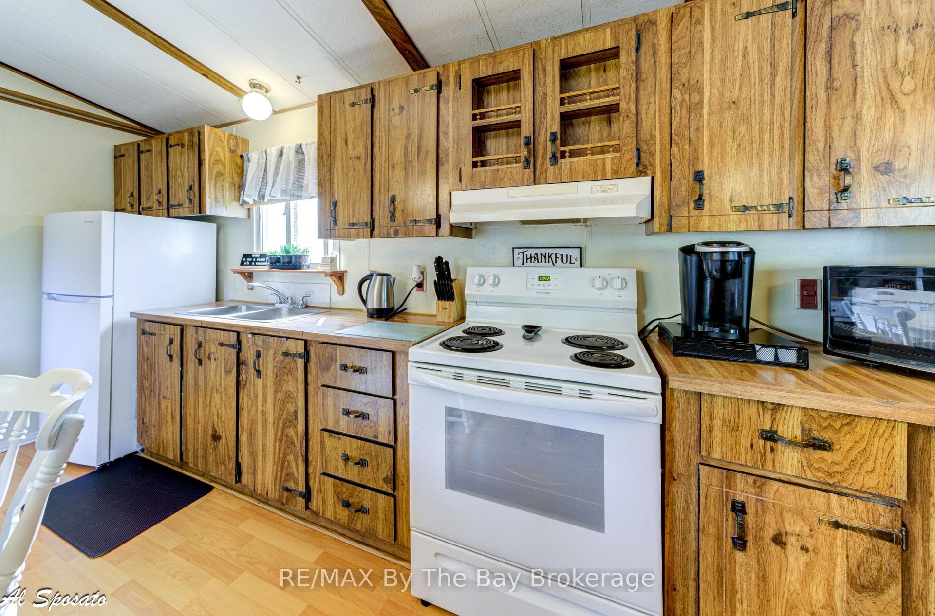 76 Georgian Glen Drive photo 15