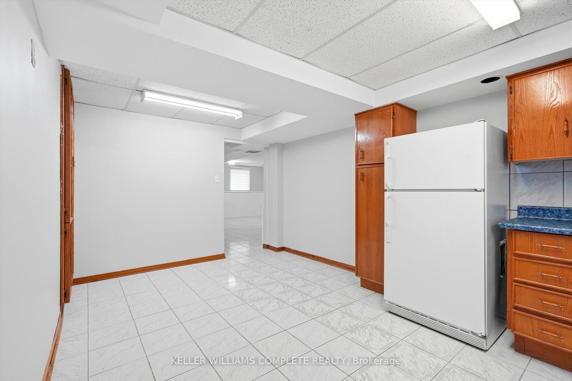 114 Slinger Avenue Unit LOWER photo 5
