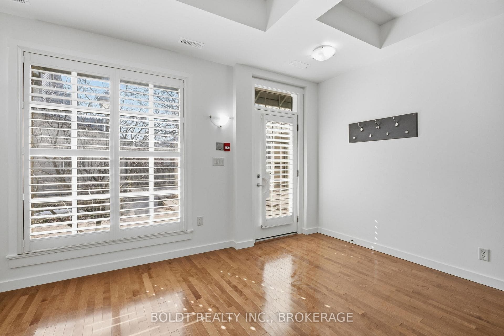 49 ONTARIO Street Unit 8 photo 4