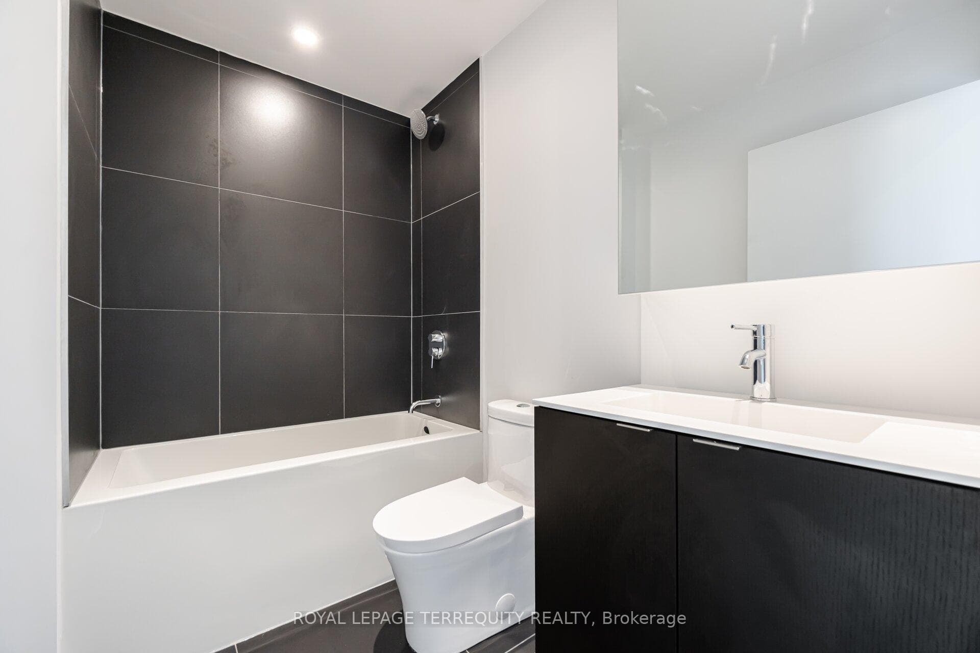 20 Edward Street Unit 518 photo 24