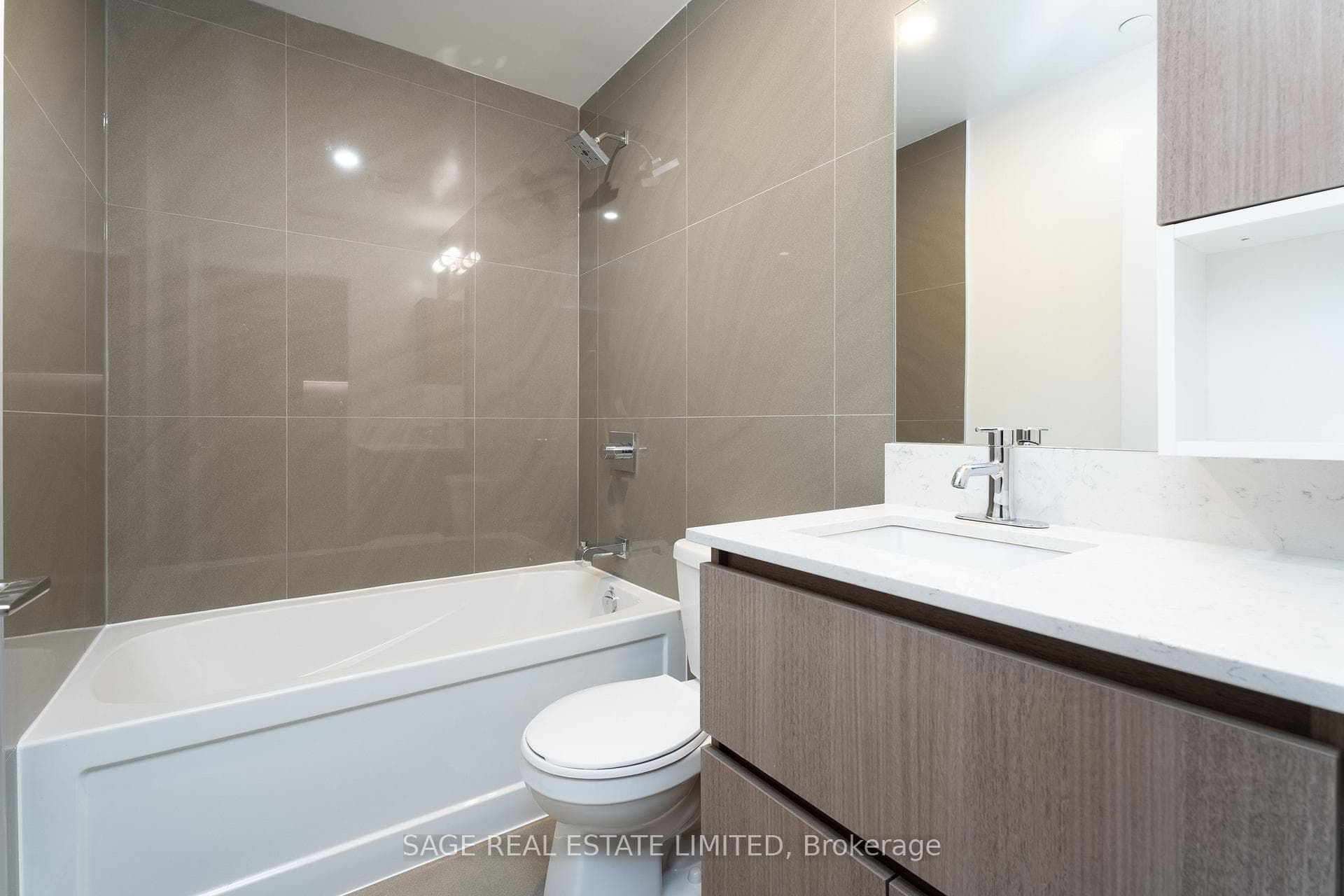 665 Queen Street Unit 307 photo 12
