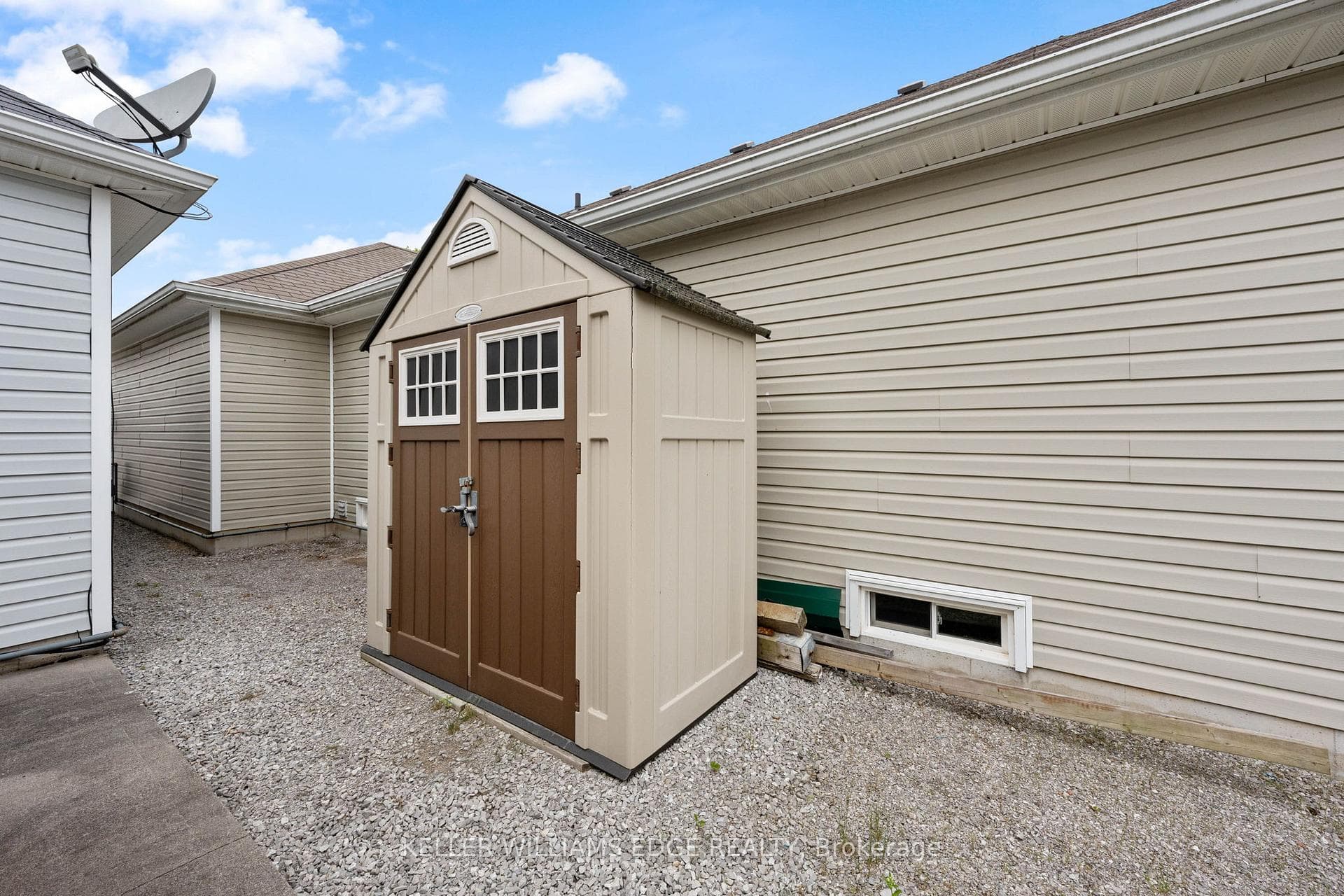 94 Upper Canada Drive photo 48