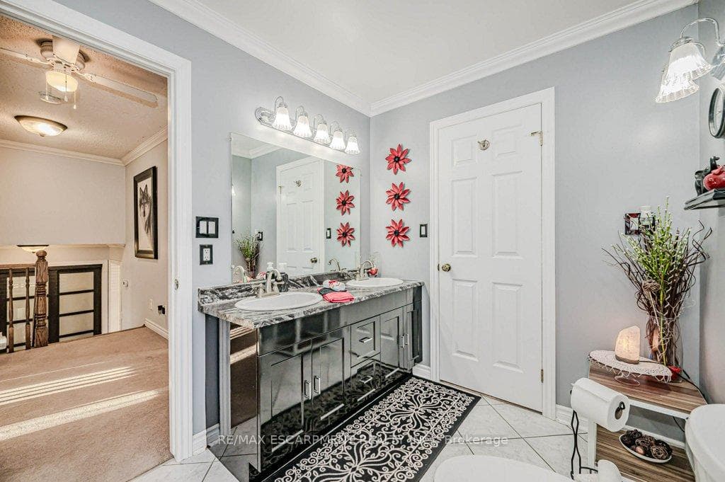 2378 Headon Road photo 15