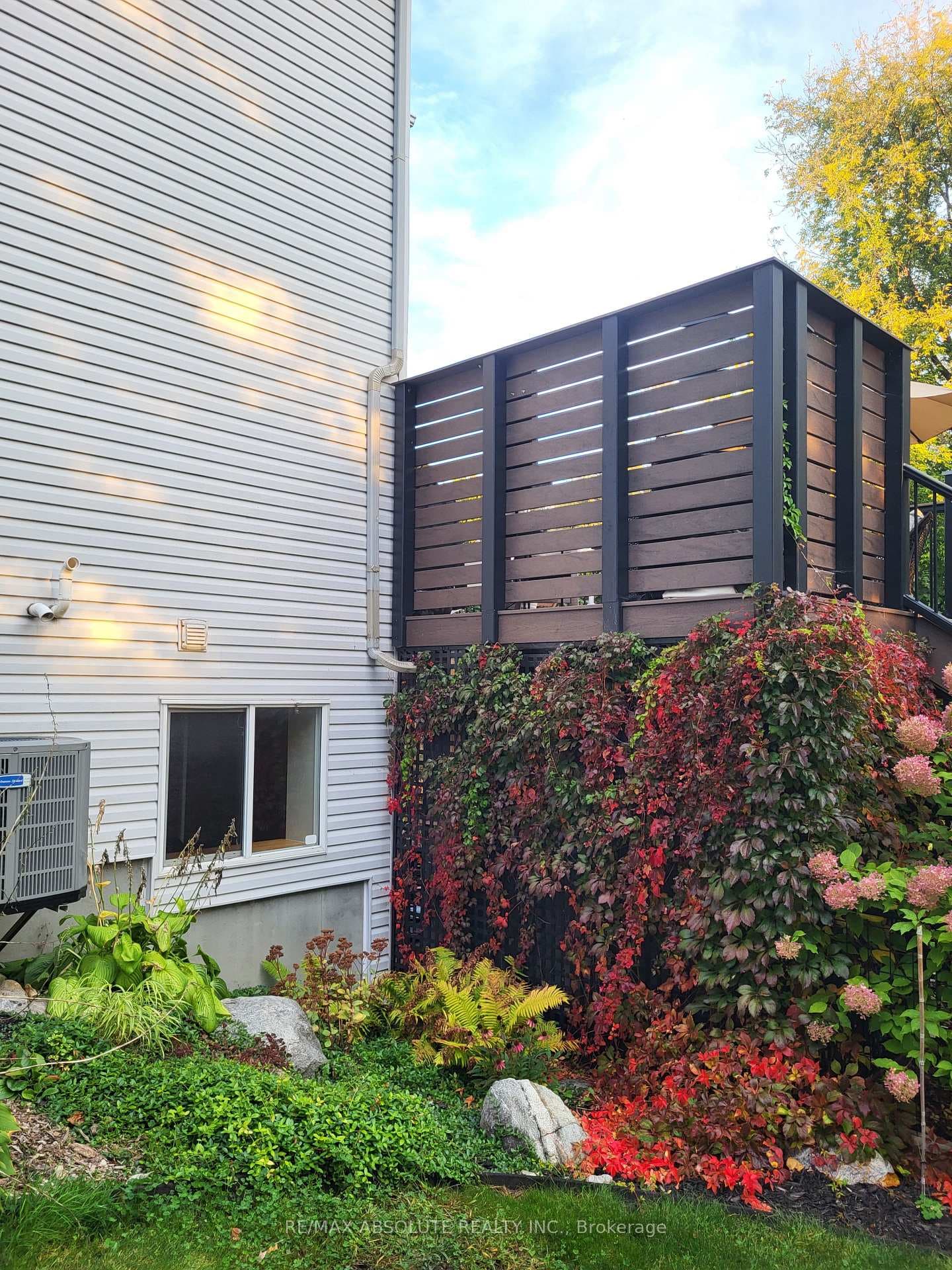 23 Riverbank Court photo 43