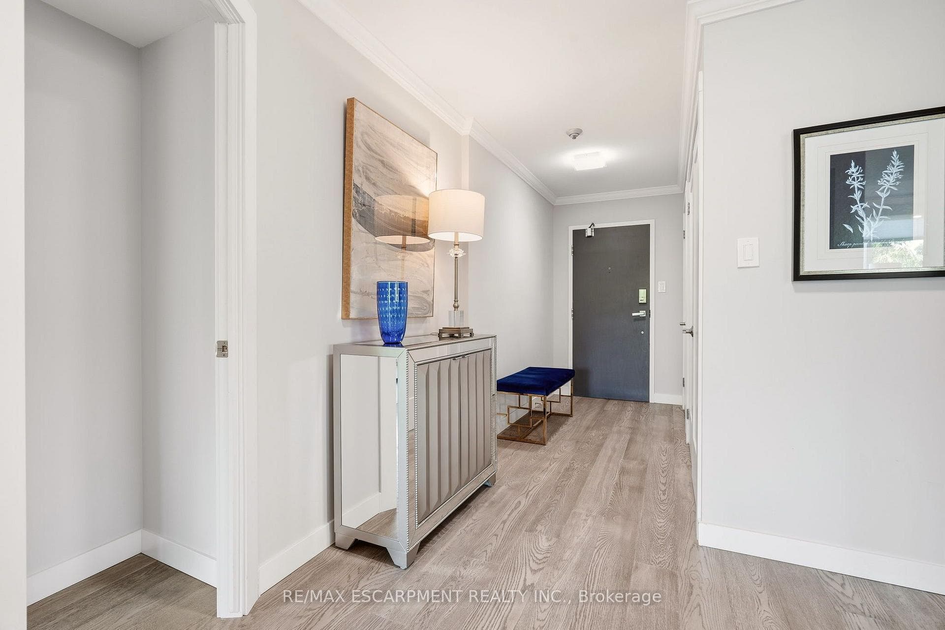 2121 Lakeshore Road Unit 507 photo 5