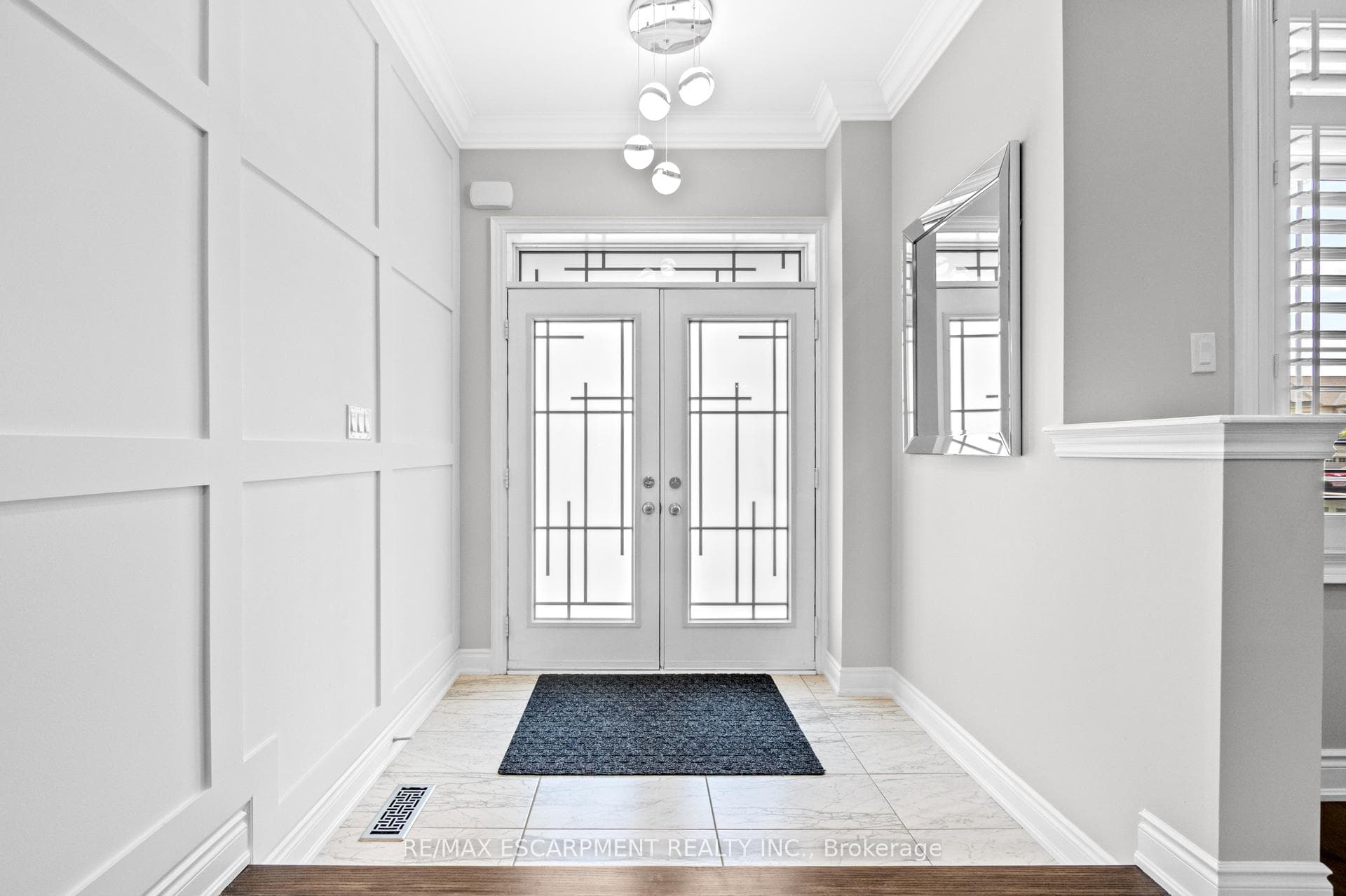 107 Avanti Crescent photo 4