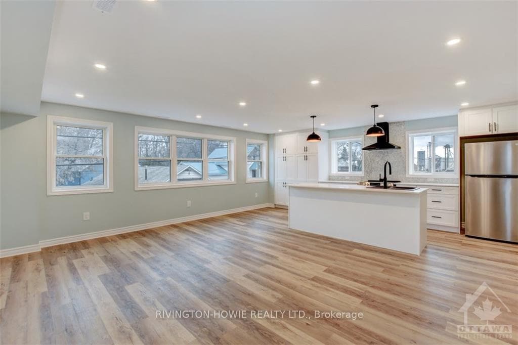 413 DONALD B MUNRO Drive photo 7