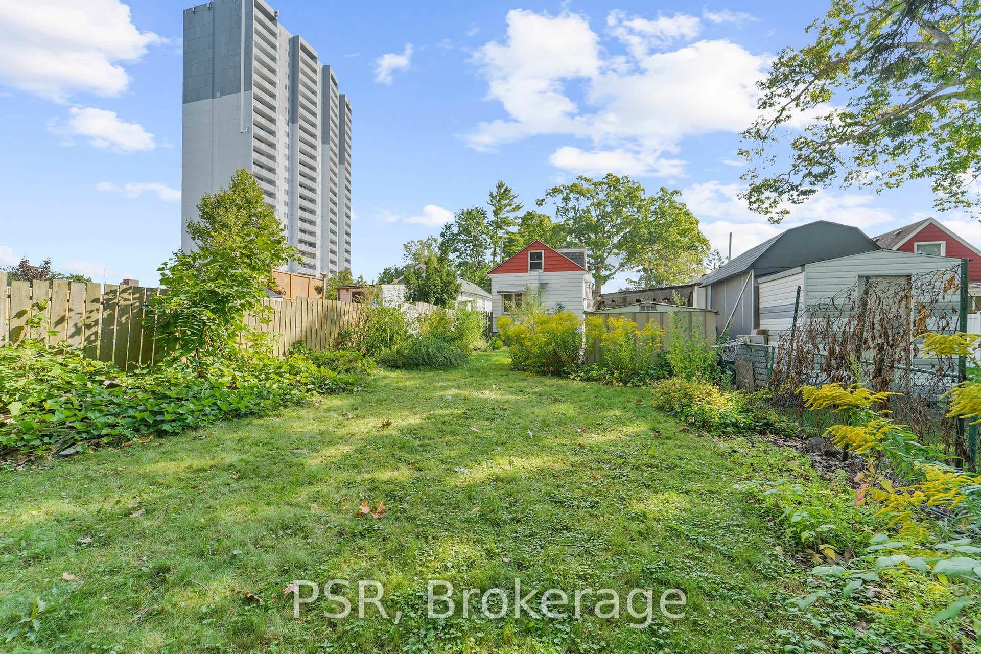 68 Mcdonald Avenue photo 37