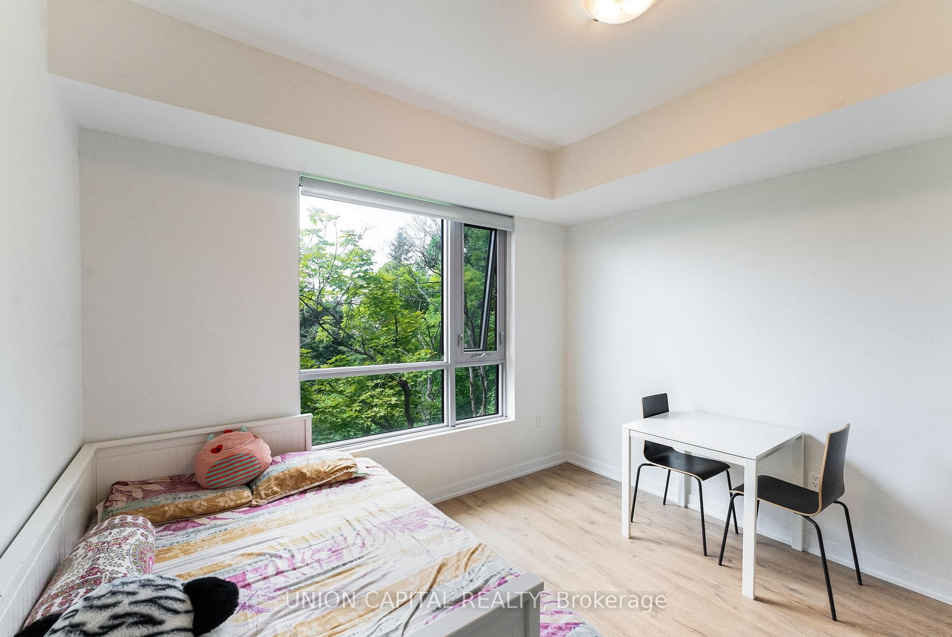 1800 Simcoe Street Unit 301 photo 10