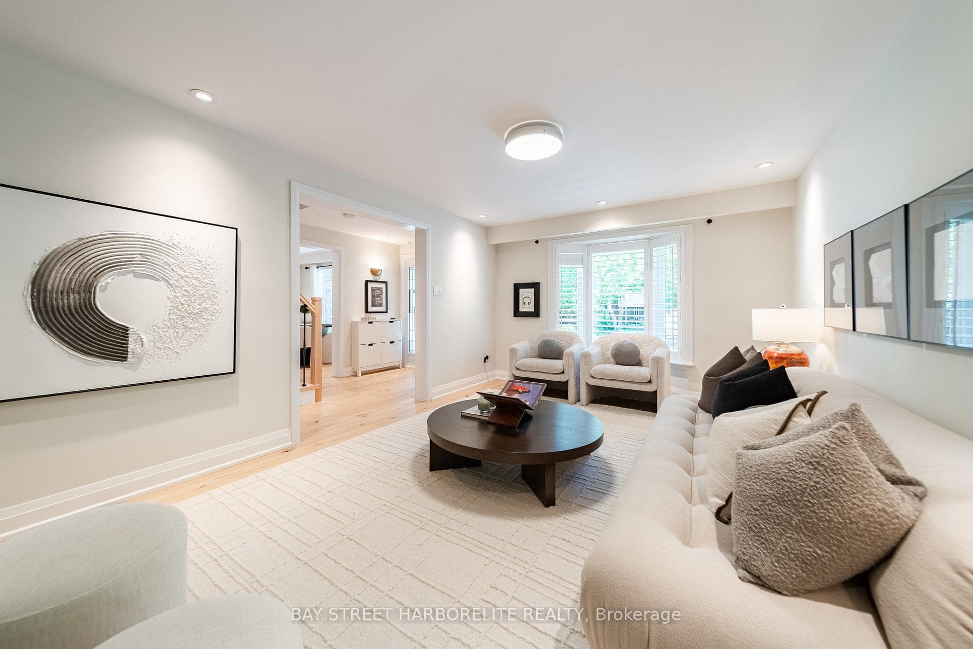 2366 Devon Road photo 7