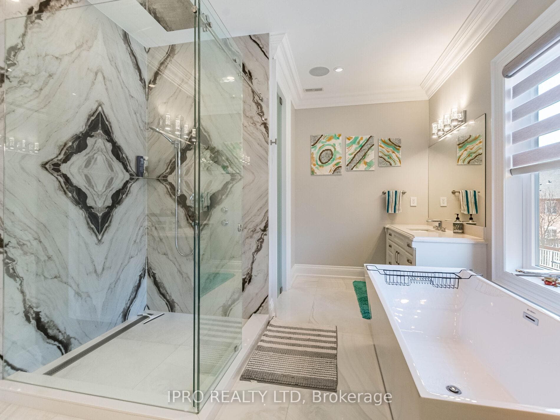 Primary 6-piece Ensuite