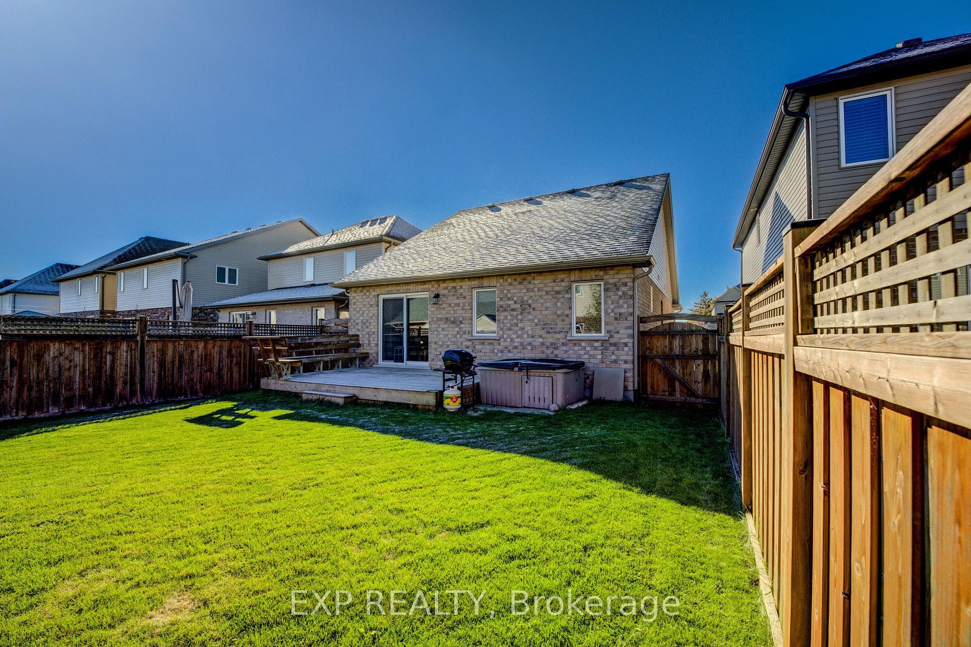 42 Finoro Crescent photo 43