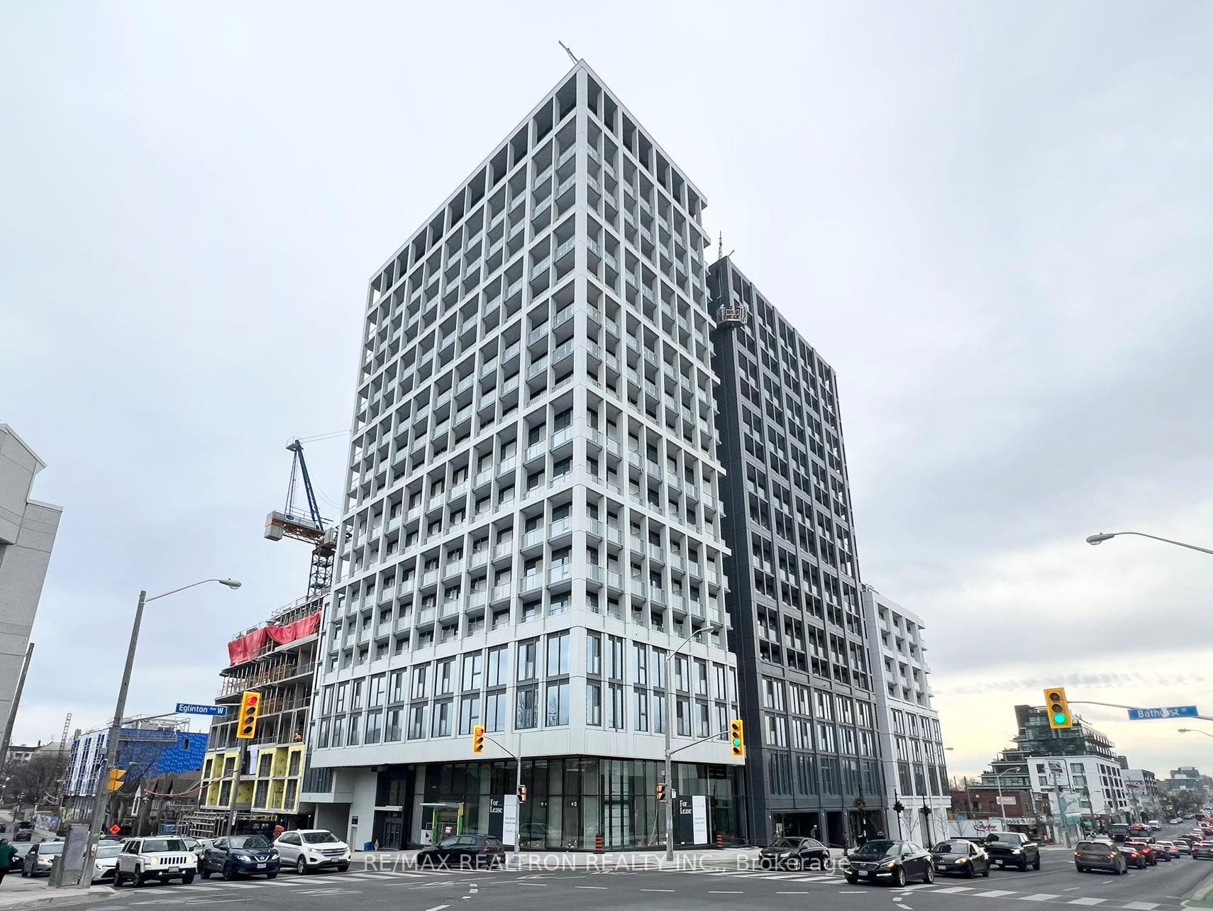 2020 Bathurst Street Unit 207 photo 1