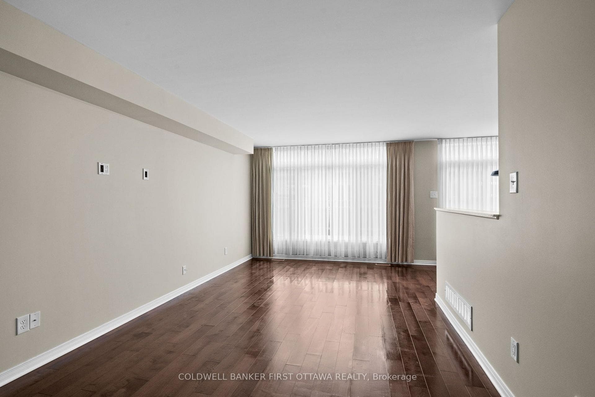 416 HARESFIELD Court photo 6